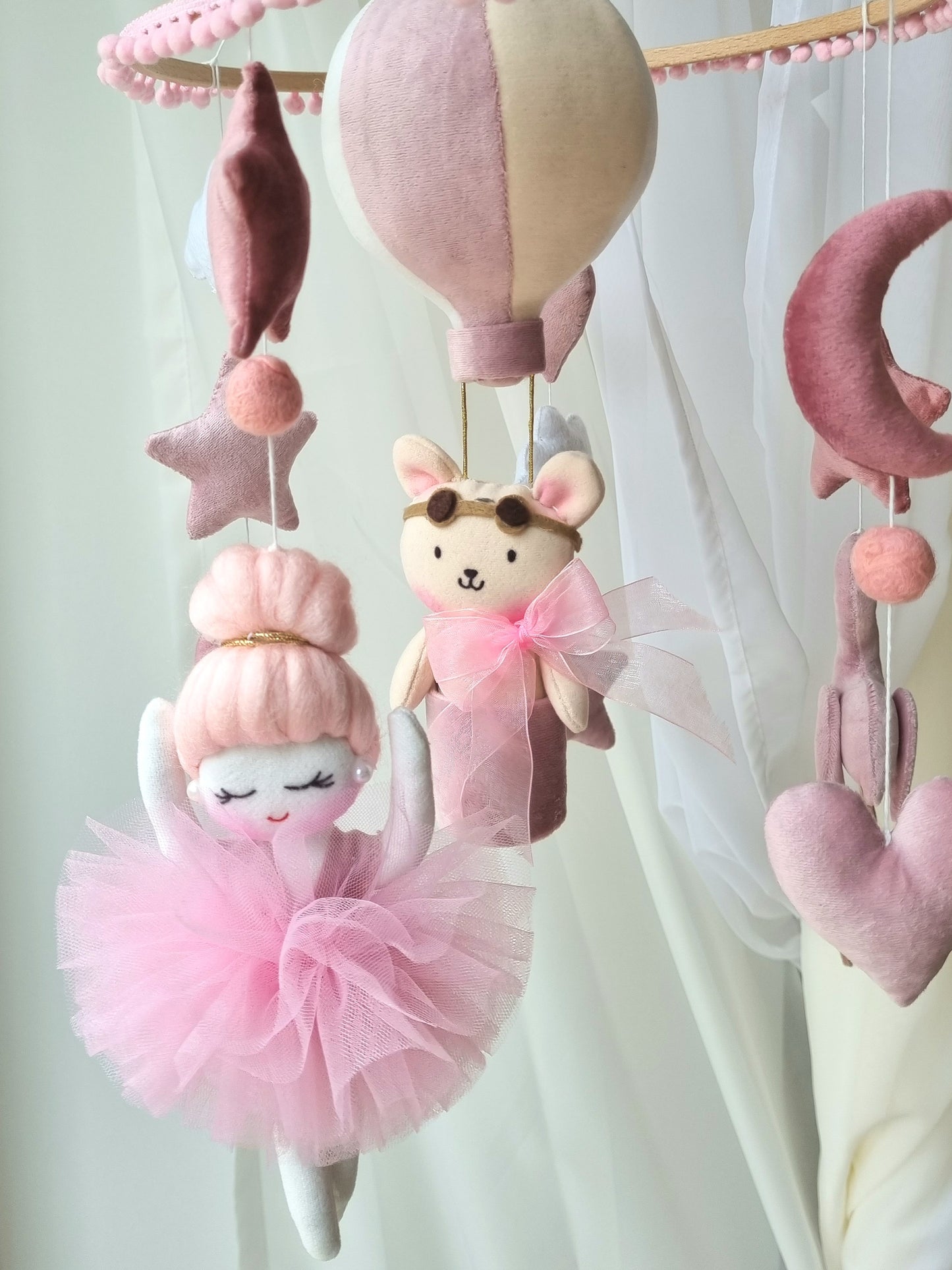 Baby Mobile Bär mit Heissluftballon rosa
