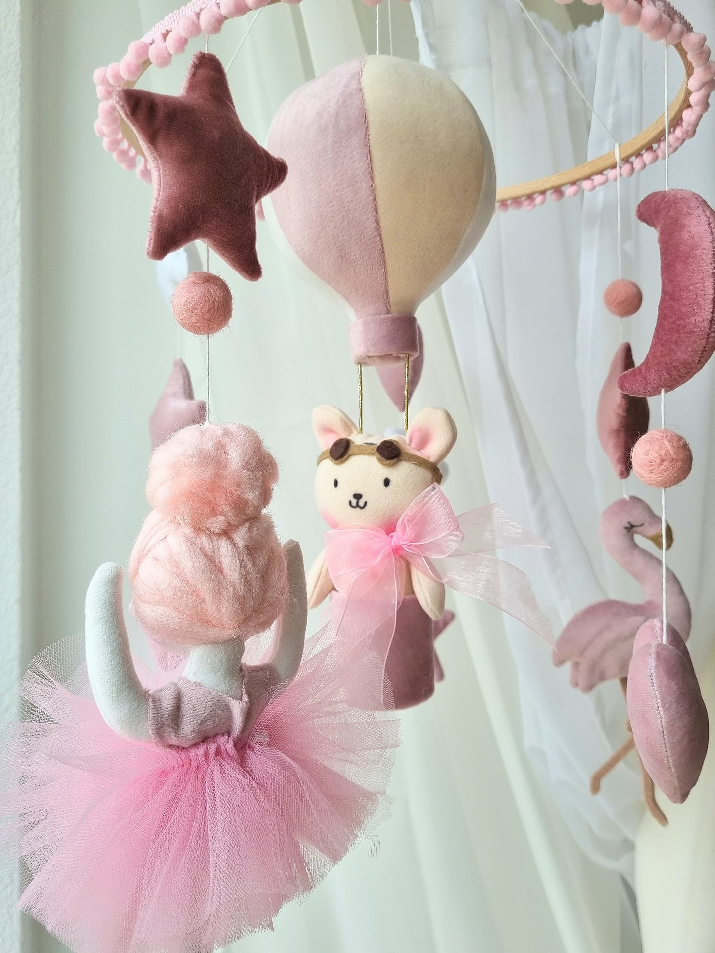 Baby Mobile Bär mit Heissluftballon rosa