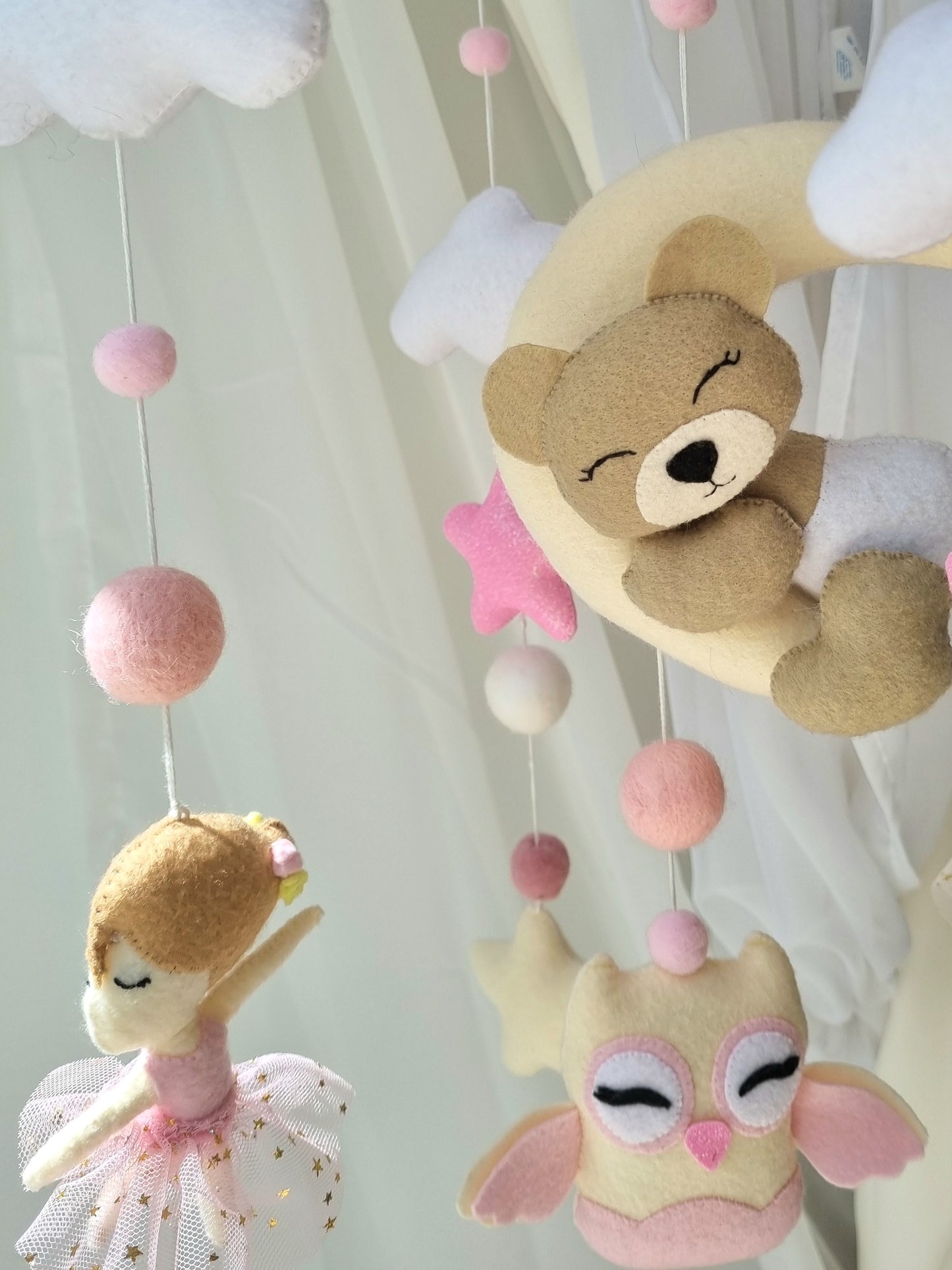 Baby Mobile schlafender Bär rosa