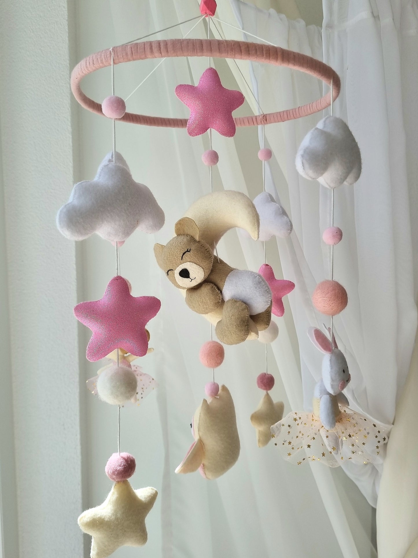 Baby Mobile schlafender Bär rosa