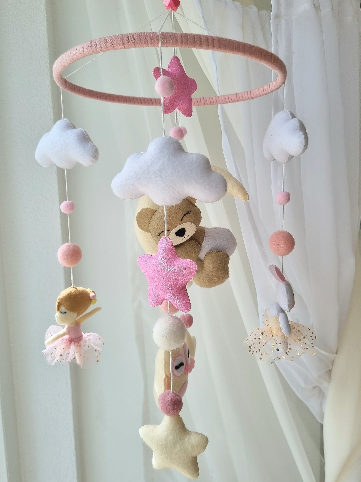 Baby Mobile schlafender Bär rosa