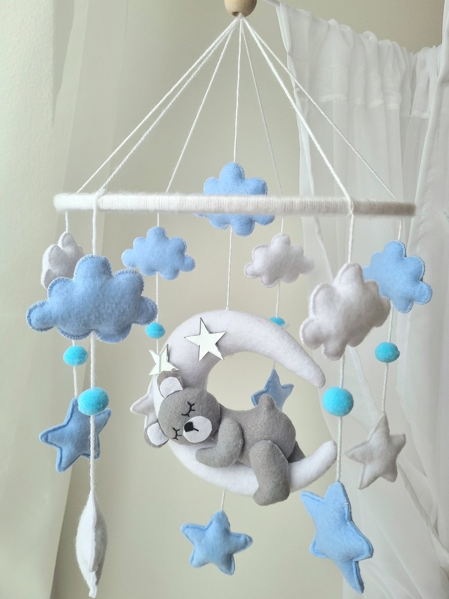Baby Mobile träumender Bär blau