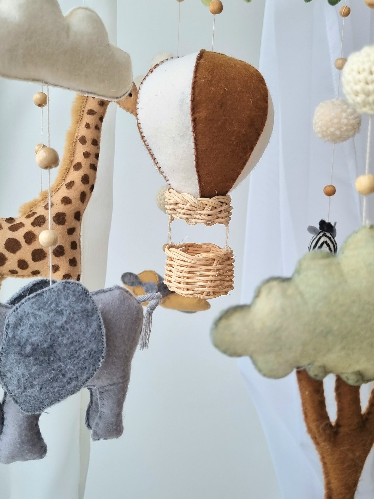 Baby Mobile fliegender Ballon braun