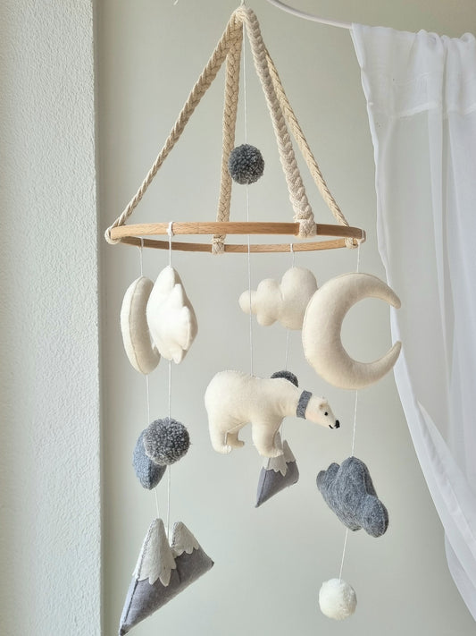 Baby Mobile kleiner Eisbär