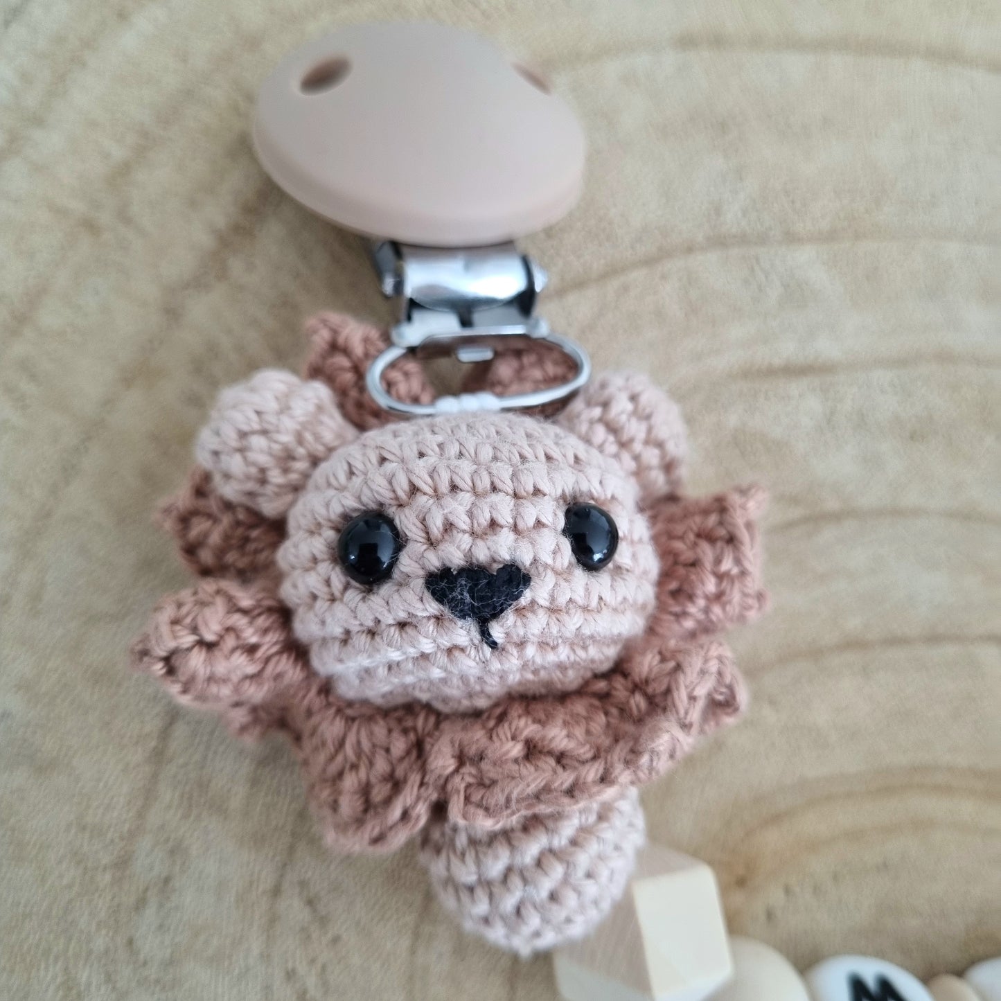 Schnullerkette kleiner Löwe braun