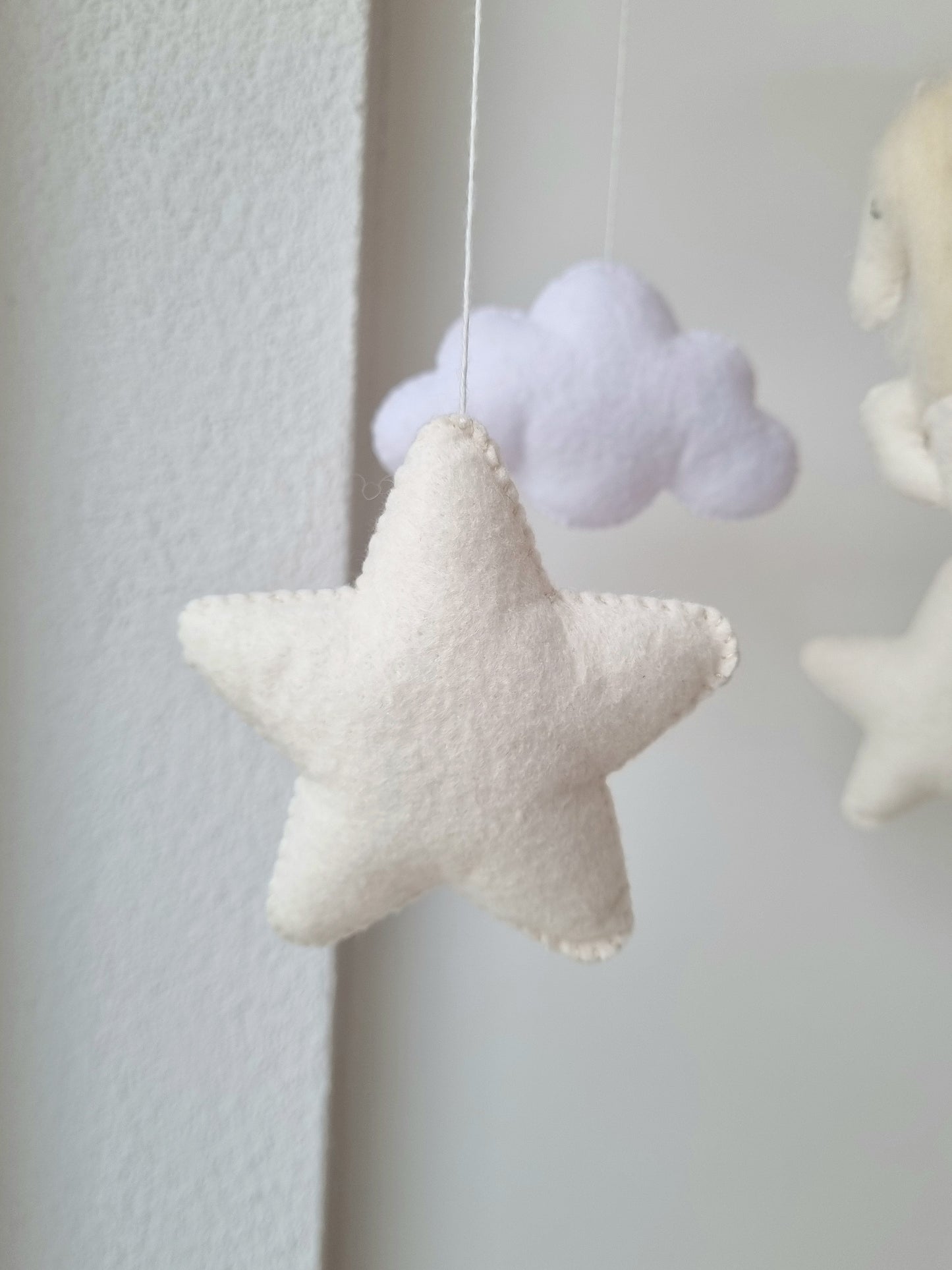Baby Mobile Pferdchen beige