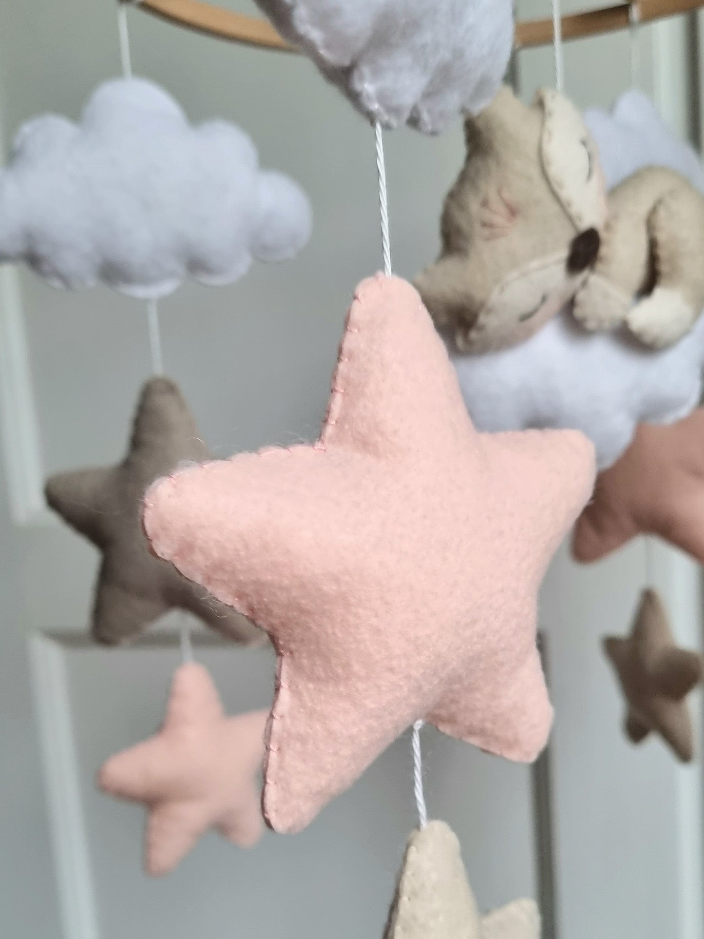 Baby Mobile schlafender Fuchs rosa