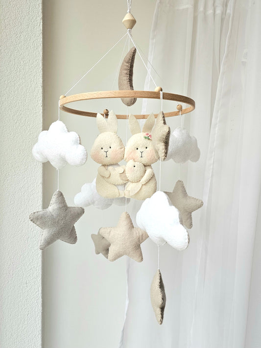 Baby Mobile Hasenfamilie