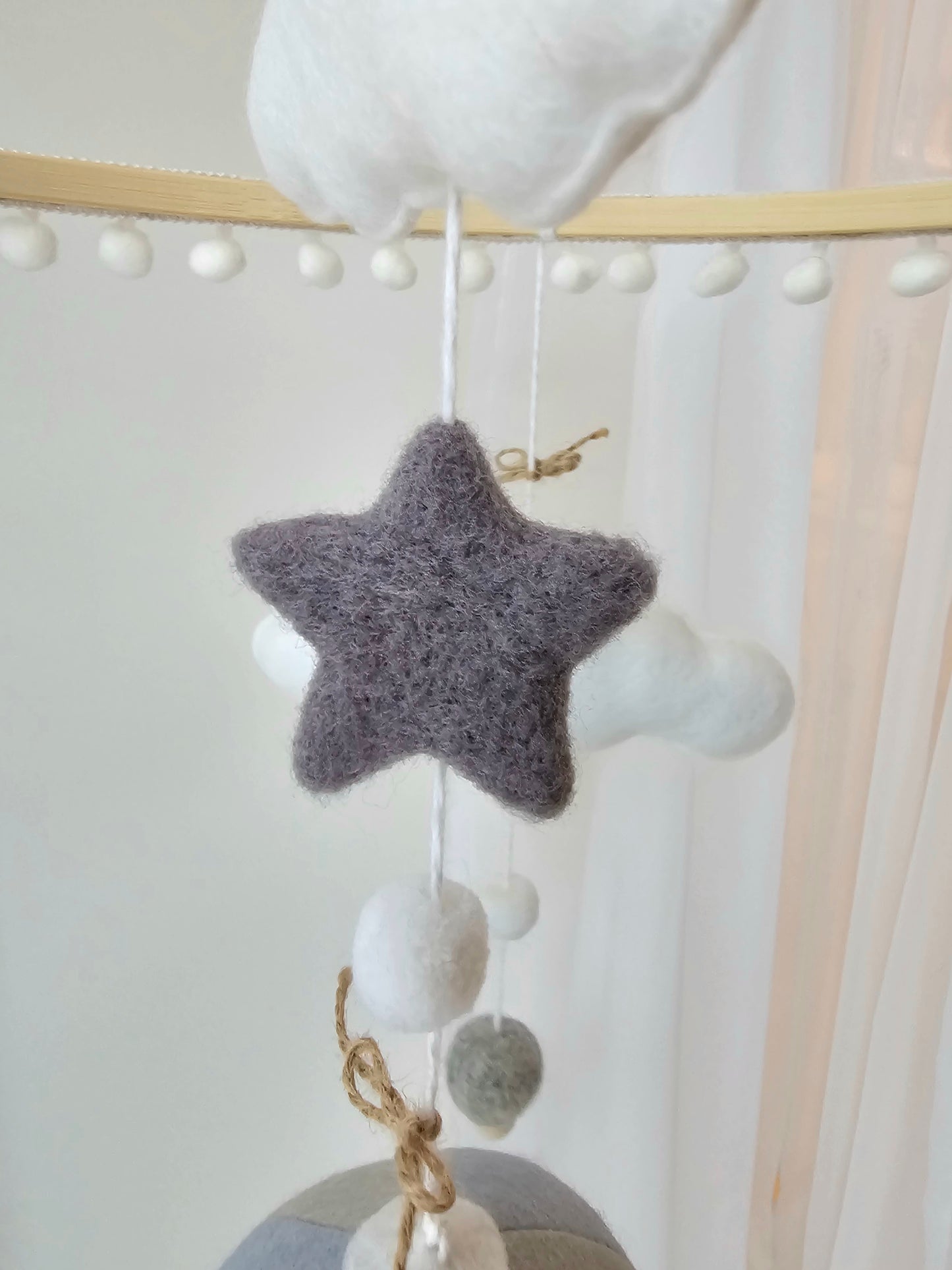 Baby Mobile Ballon Liebe natur