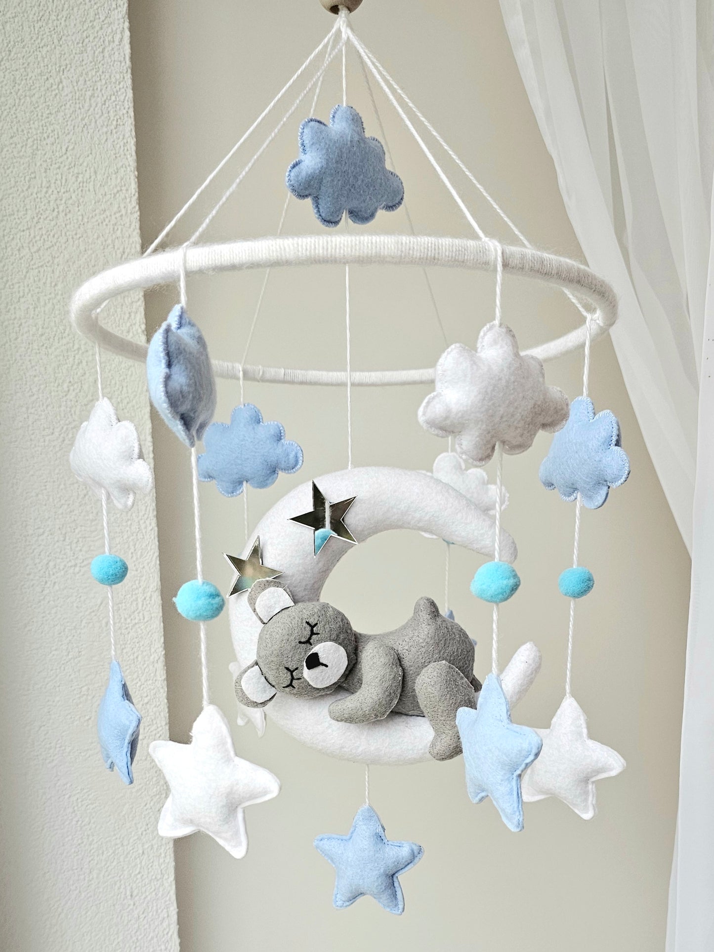 Baby Mobile träumender Bär blau mit Spiegelchen