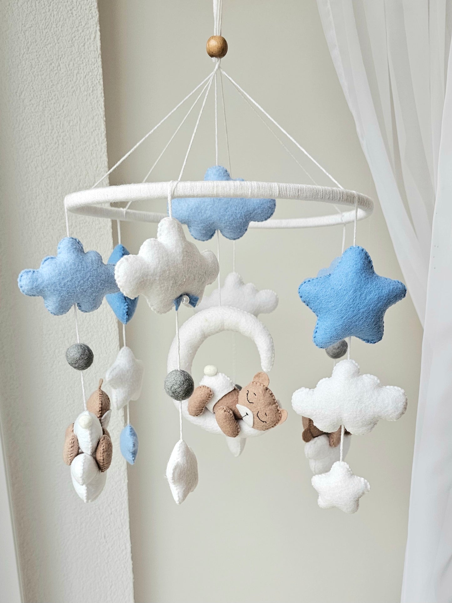 Baby Mobile schlafender Bär blau