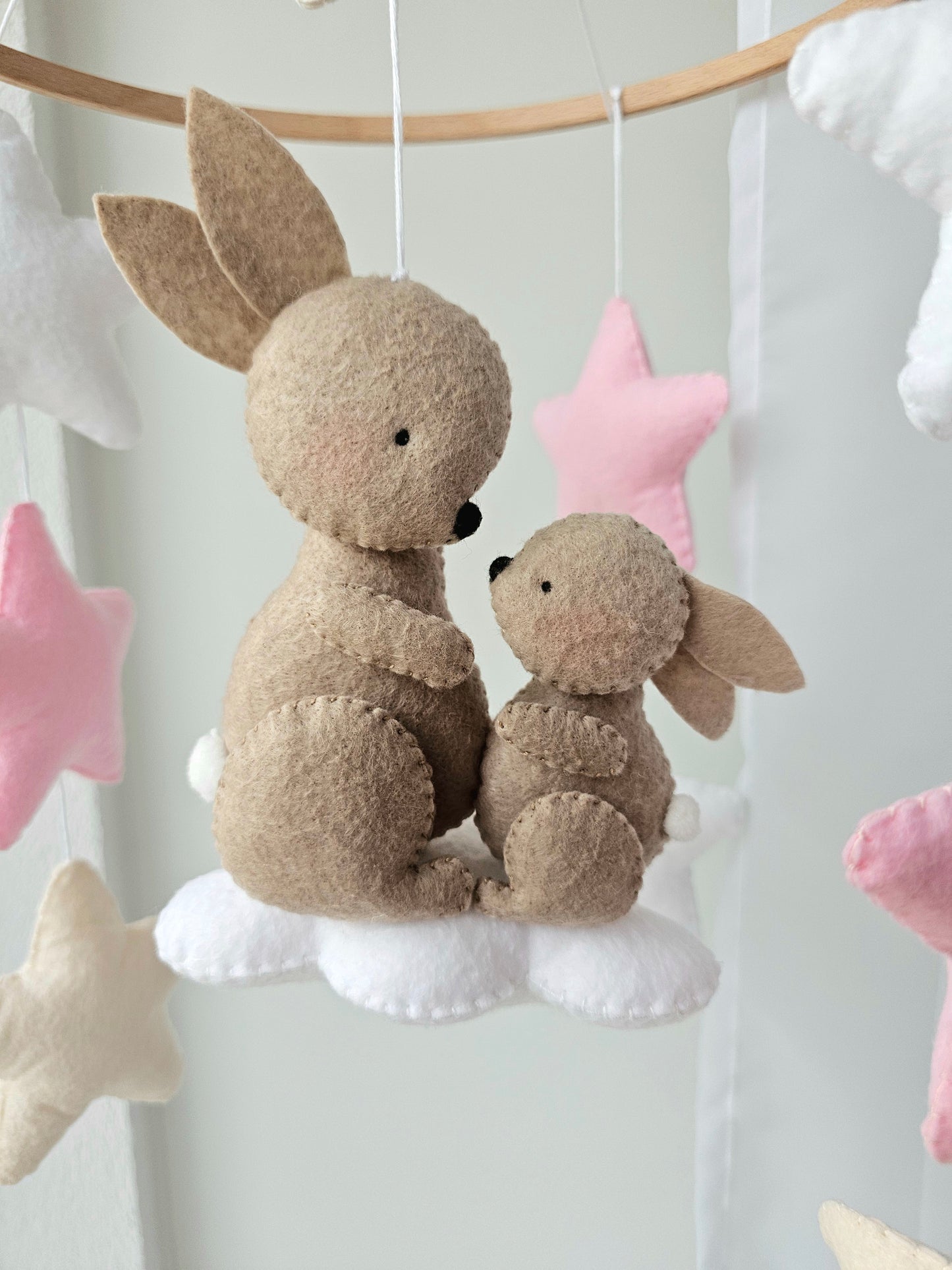 Baby Mobile Baby Häschen rosa/beige