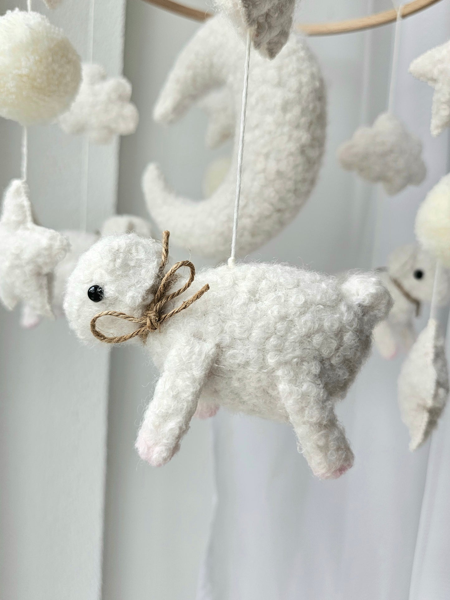 Baby Mobile Schäfchen weiss