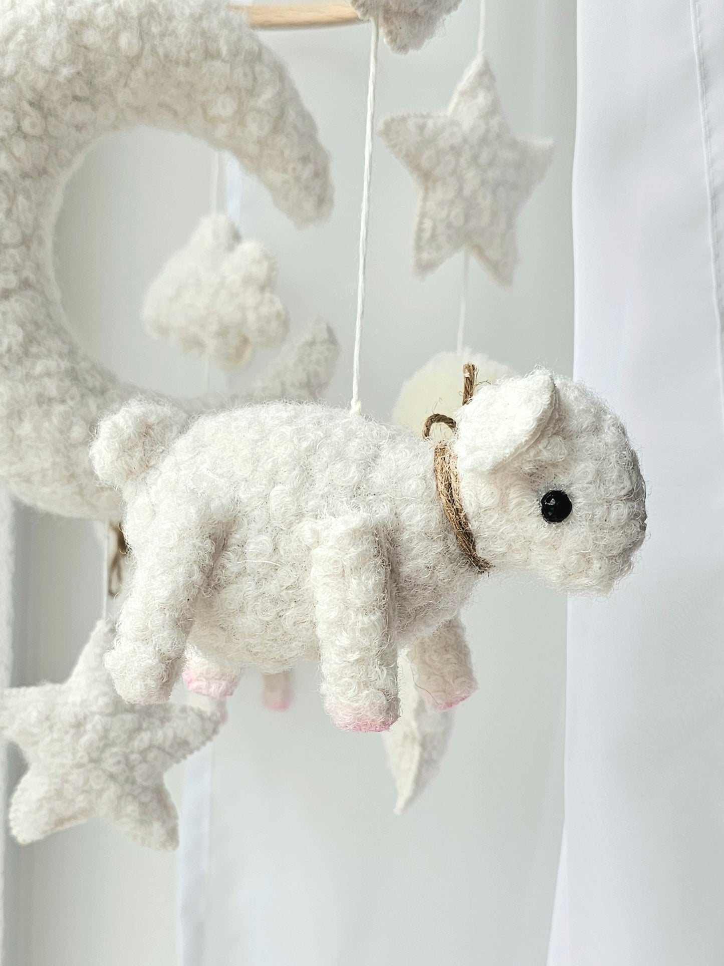 Baby Mobile Schäfchen weiss