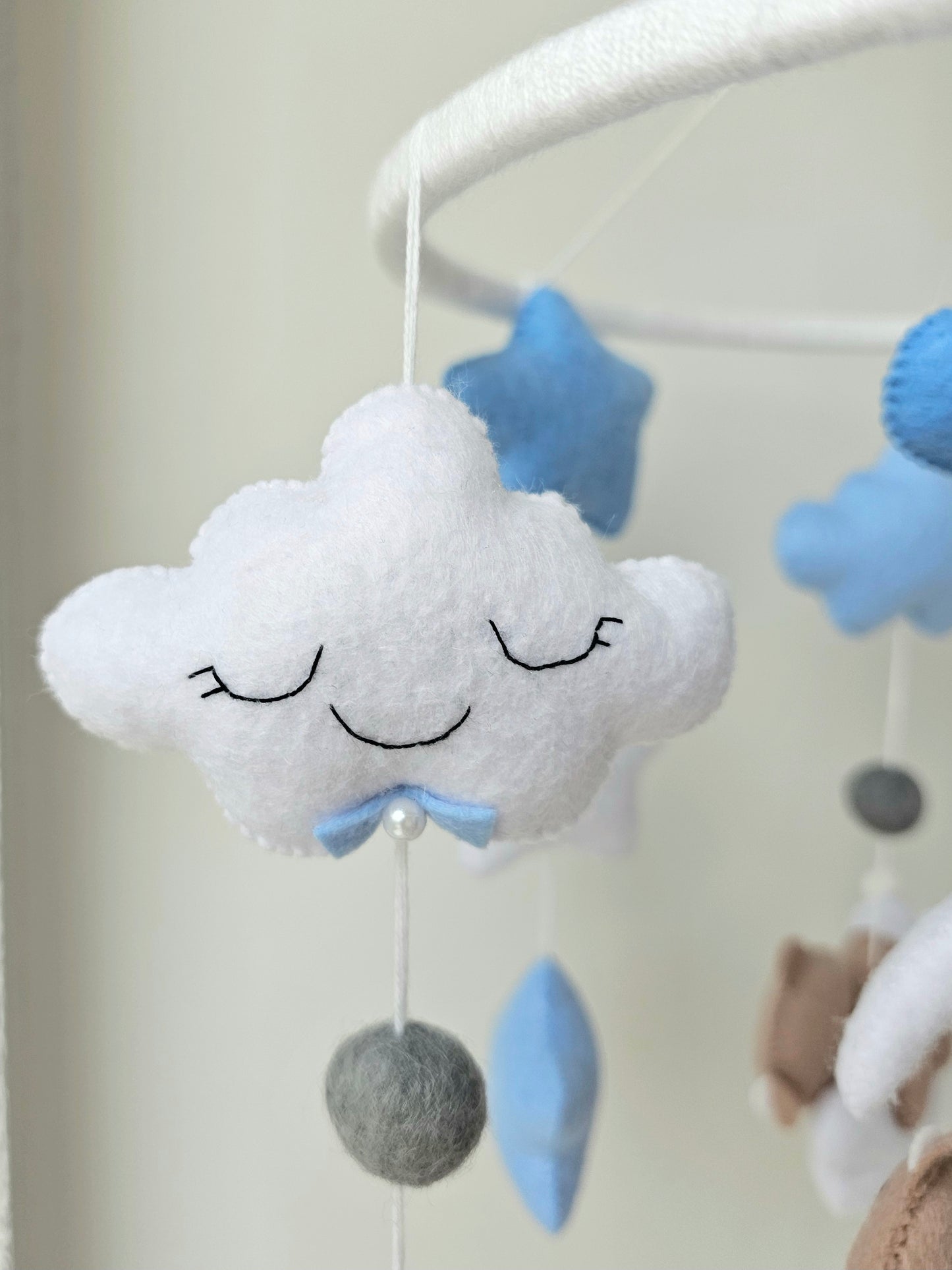 Baby Mobile schlafender Bär blau