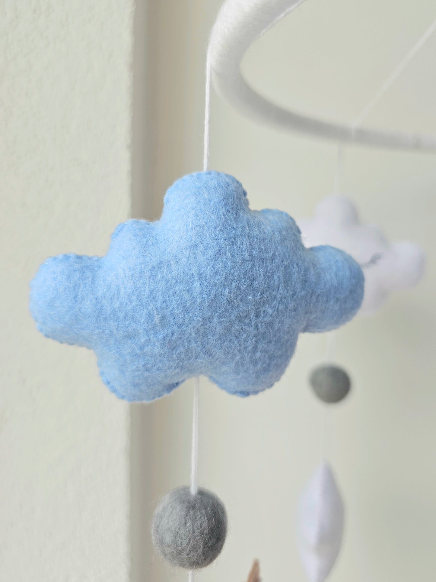 Baby Mobile schlafender Bär blau