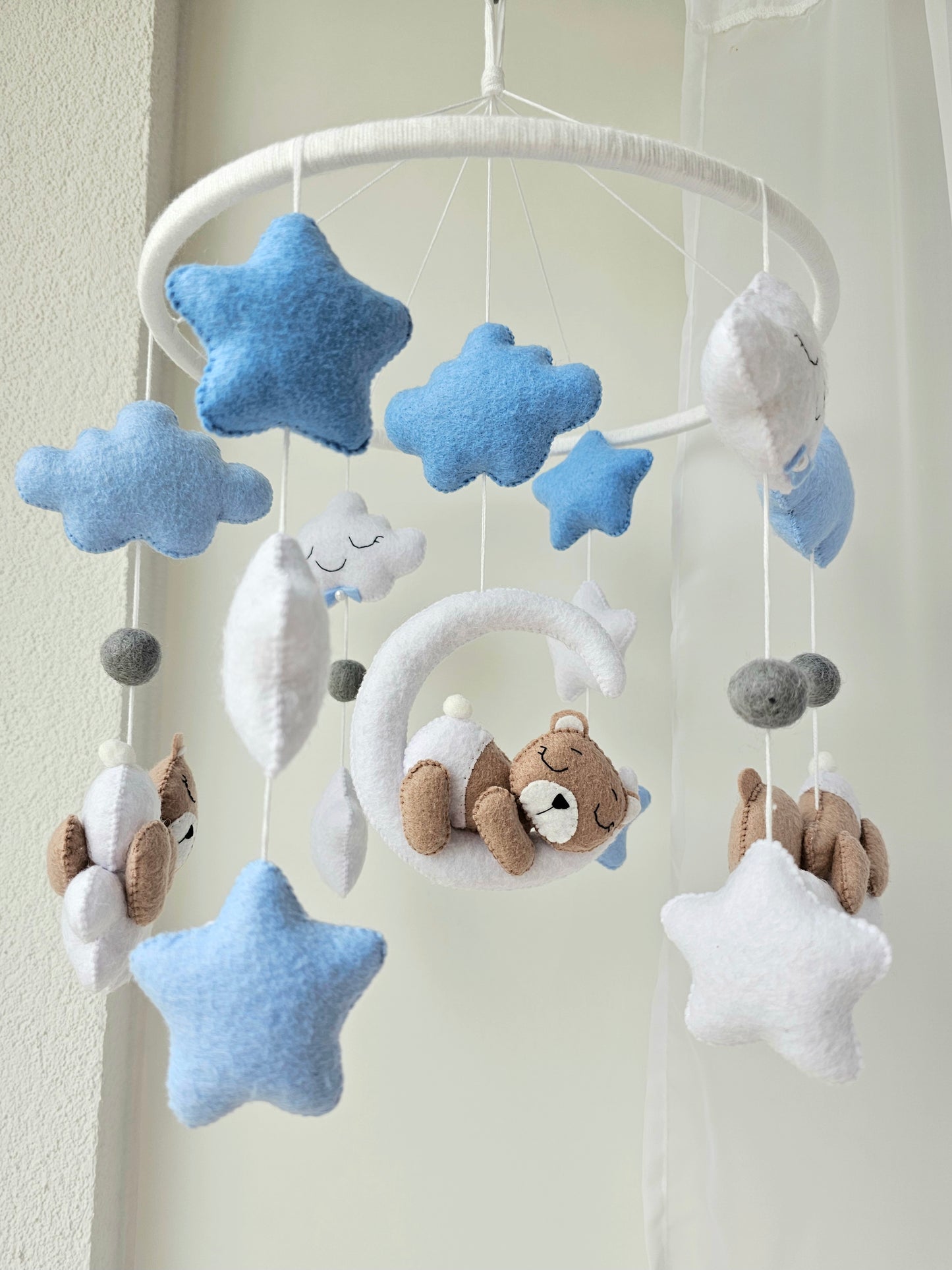 Baby Mobile schlafender Bär blau