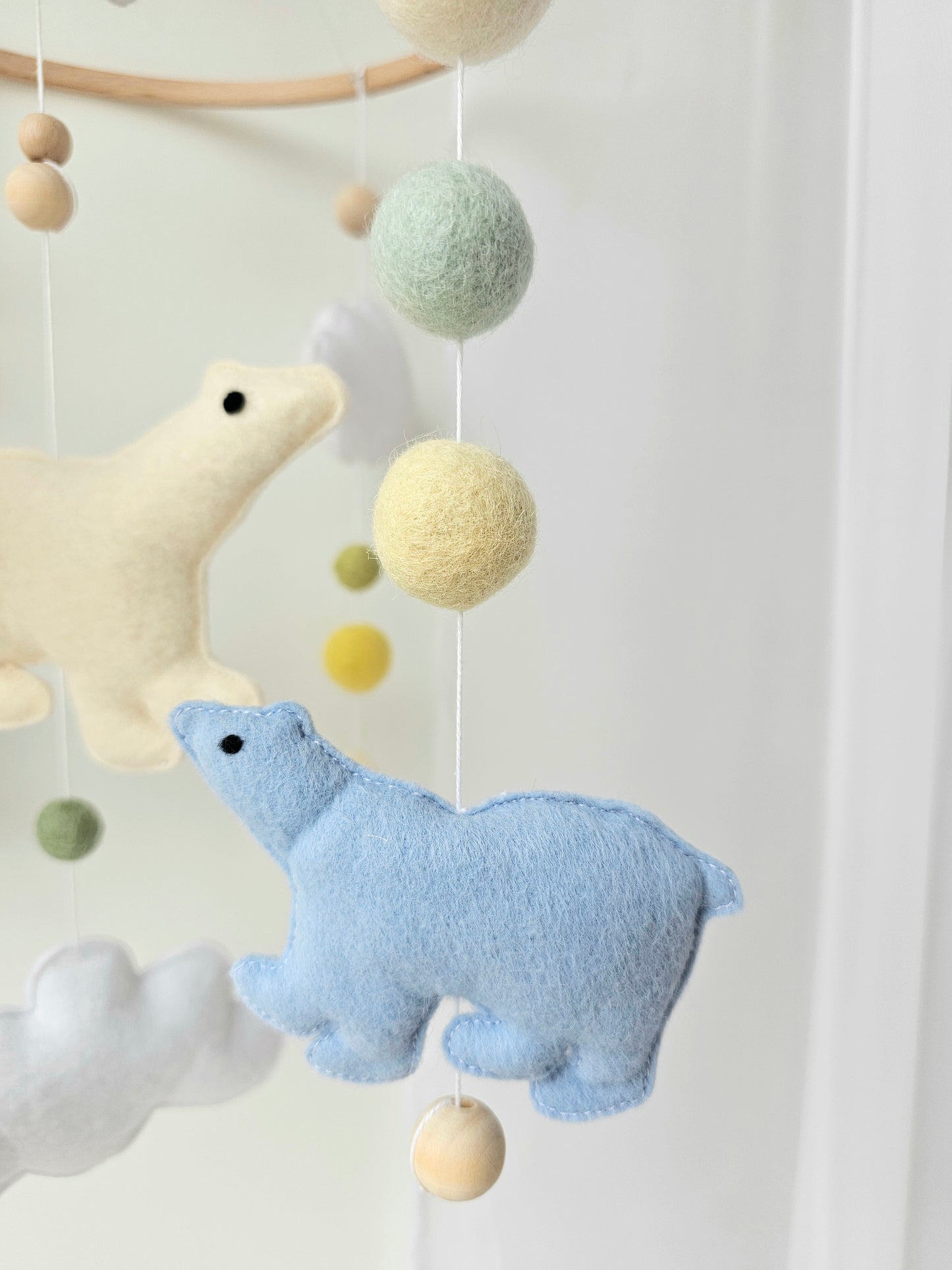 Baby Mobile süsse Eisbären blau, gelb