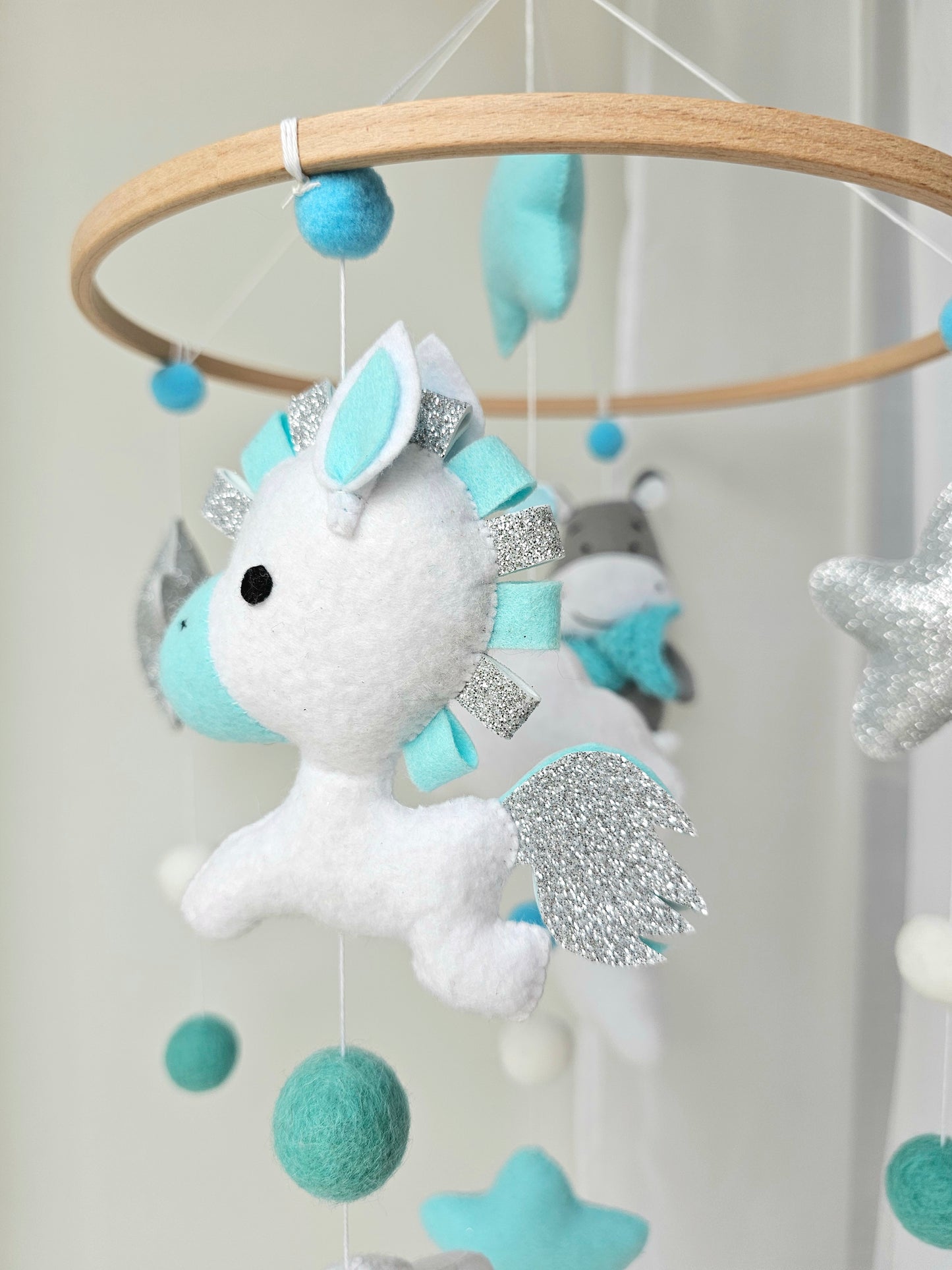 Baby Mobile Hippo und Pferdchen türkis