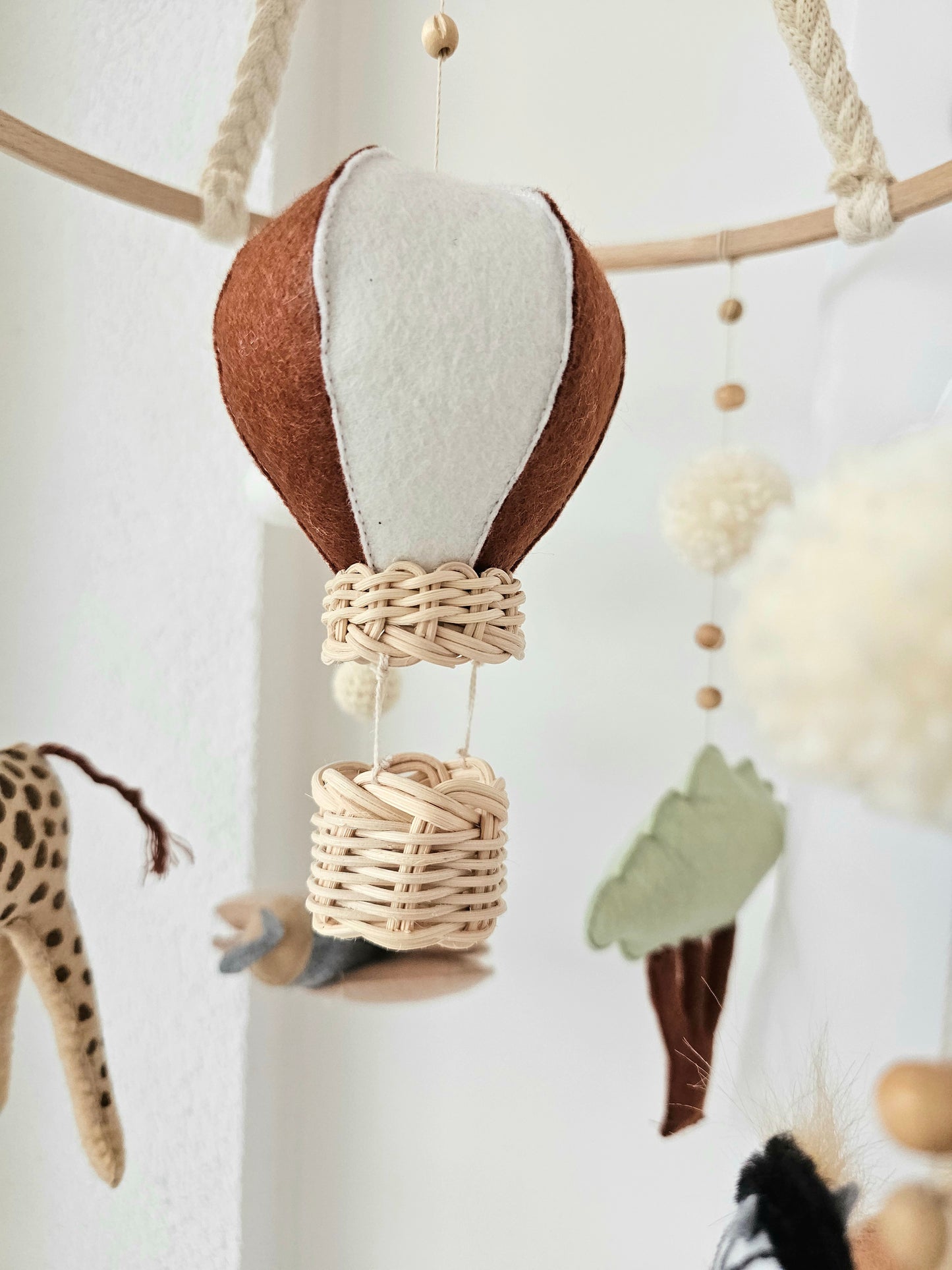 Baby Mobile fliegender Ballon natur