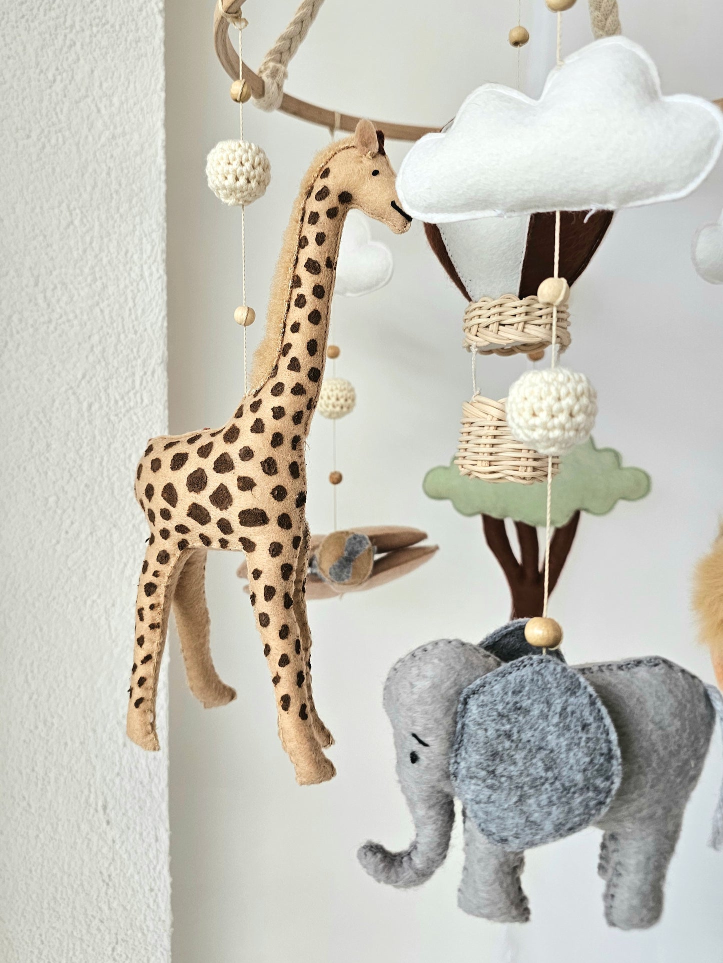 Baby Mobile fliegender Ballon natur