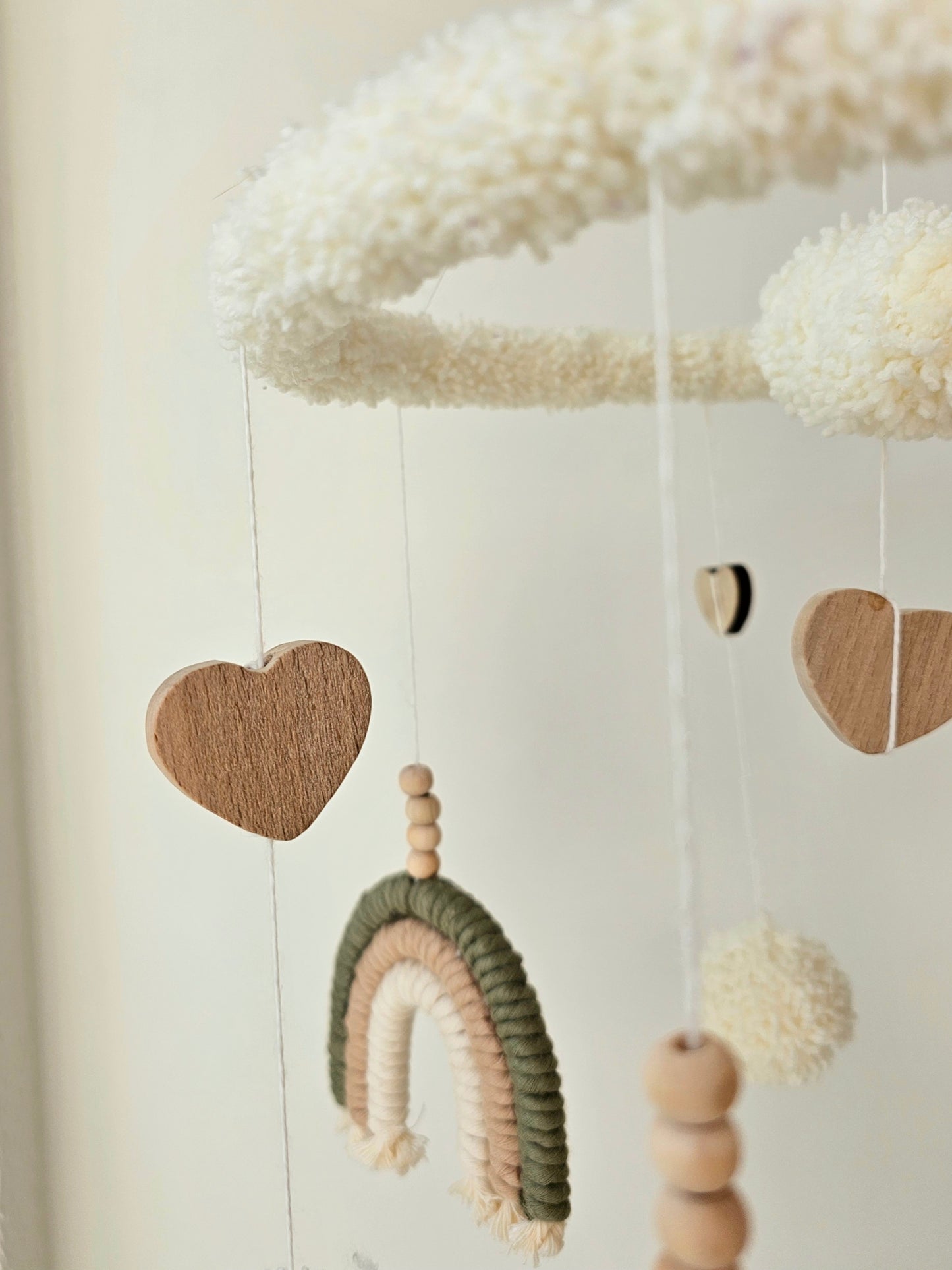 Baby Mobile Puffel Makramee grün