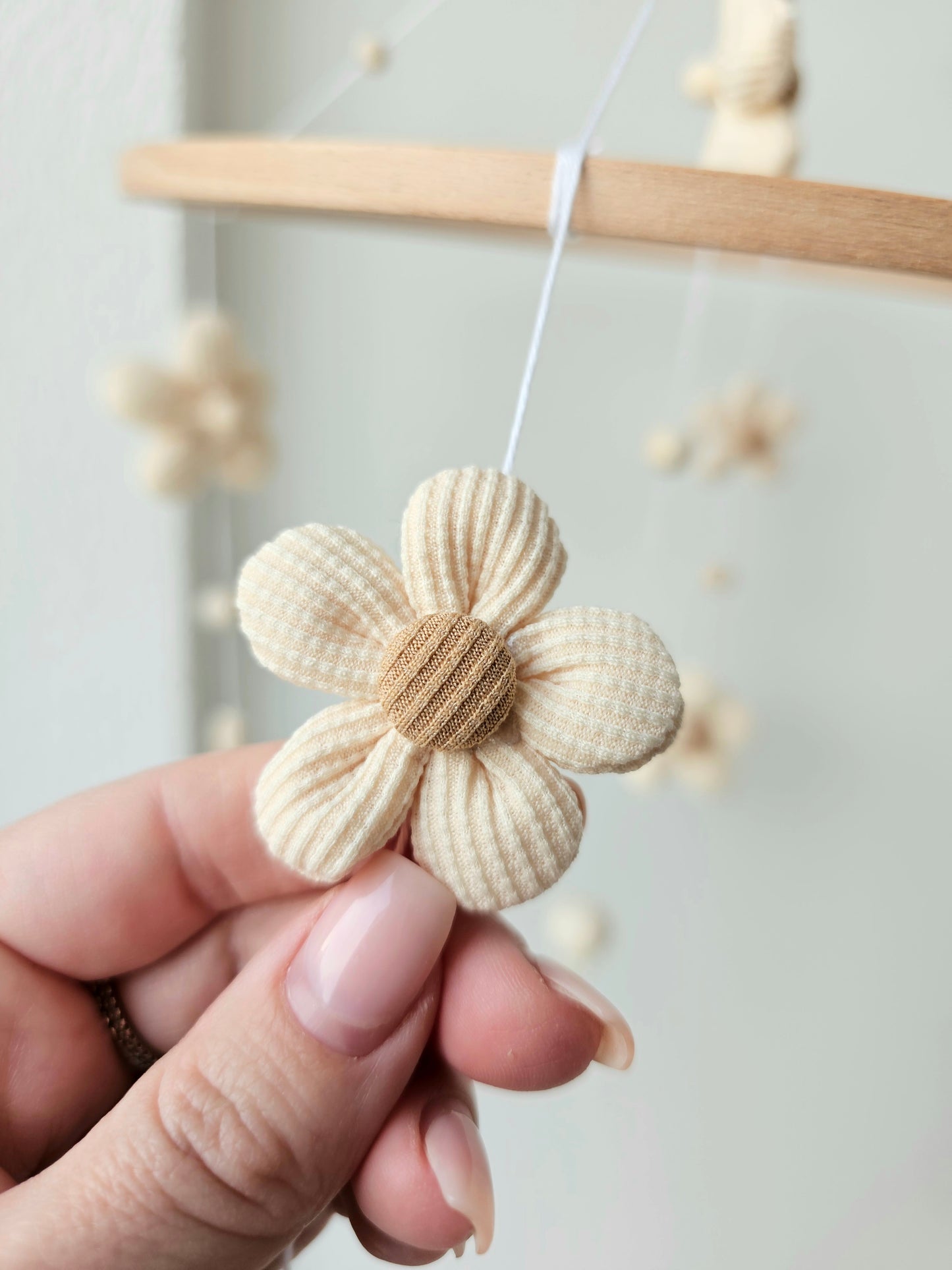 Baby Mobile Blümchen beige