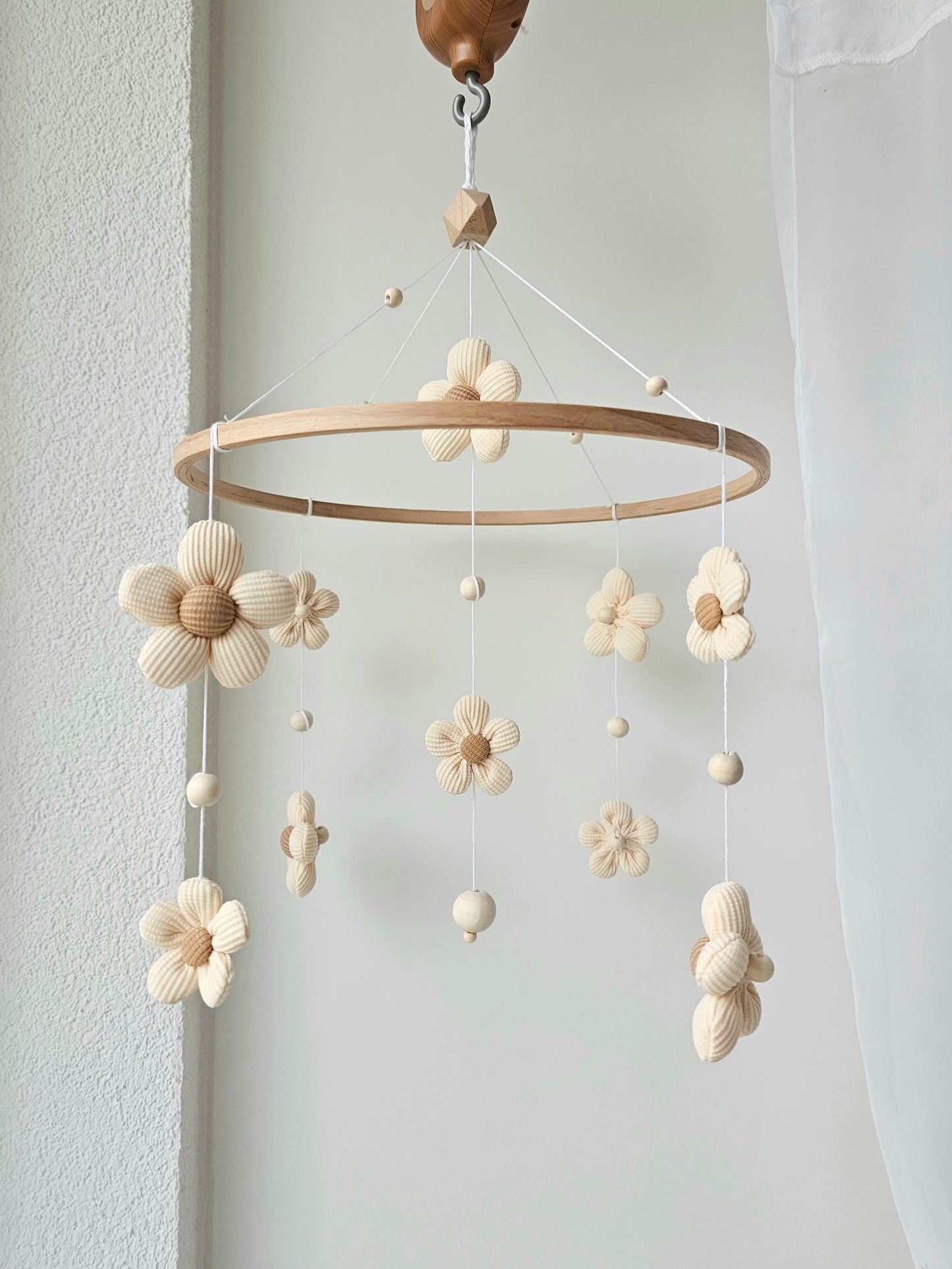 Baby Mobile Blümchen beige