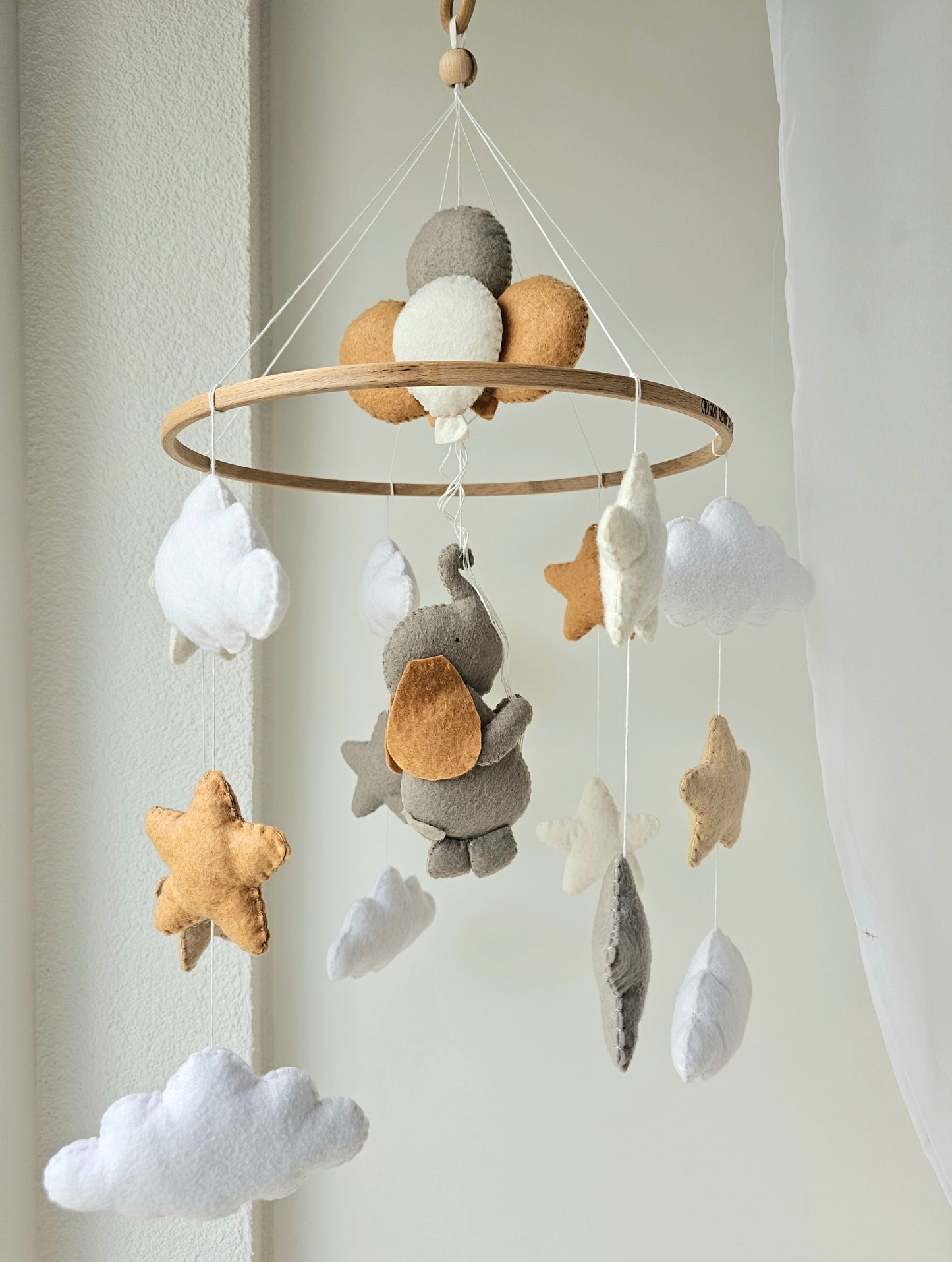 Baby Mobile Elefant beige/grau