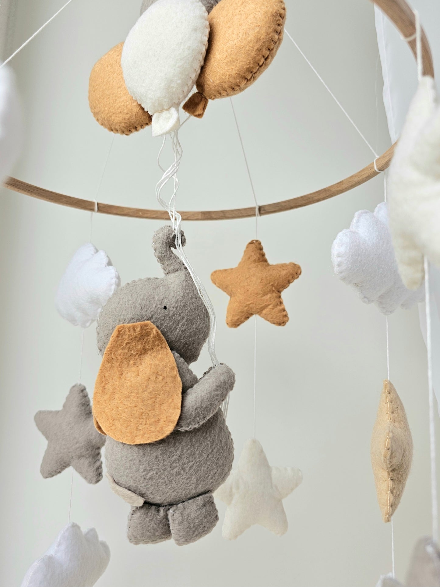 Baby Mobile Elefant beige/grau