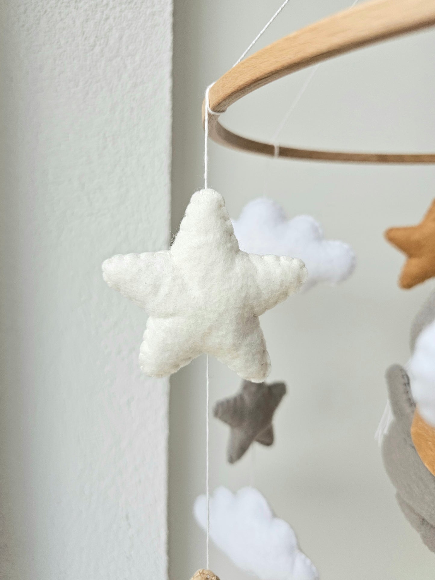 Baby Mobile Elefant beige/grau