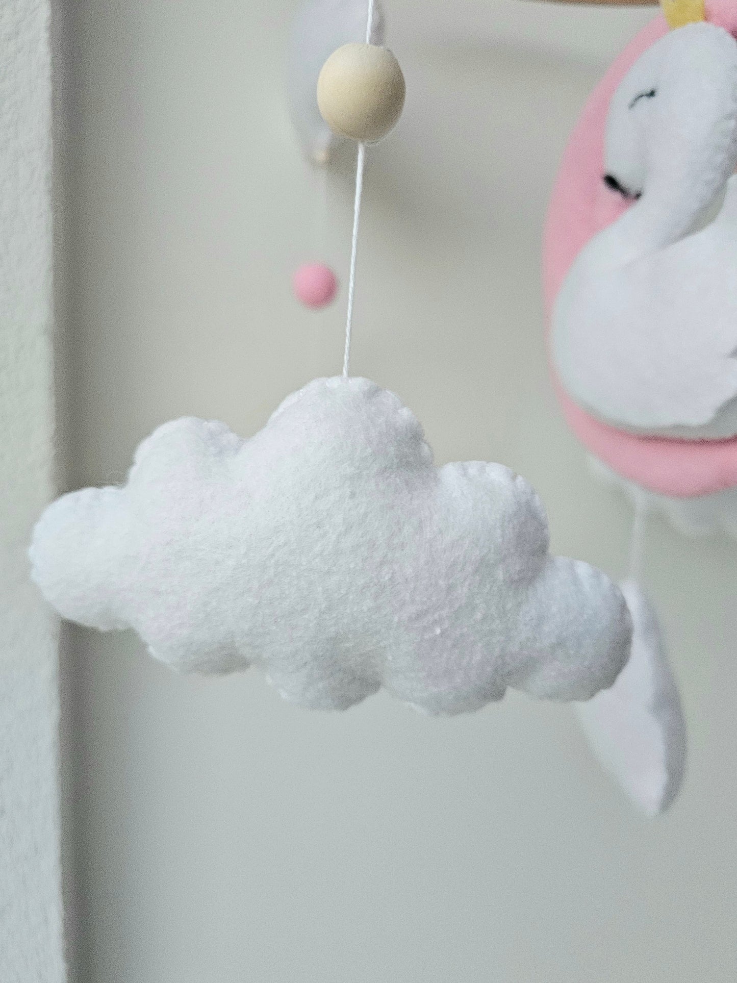 Baby Mobile träumender Schwan rosa/weiss