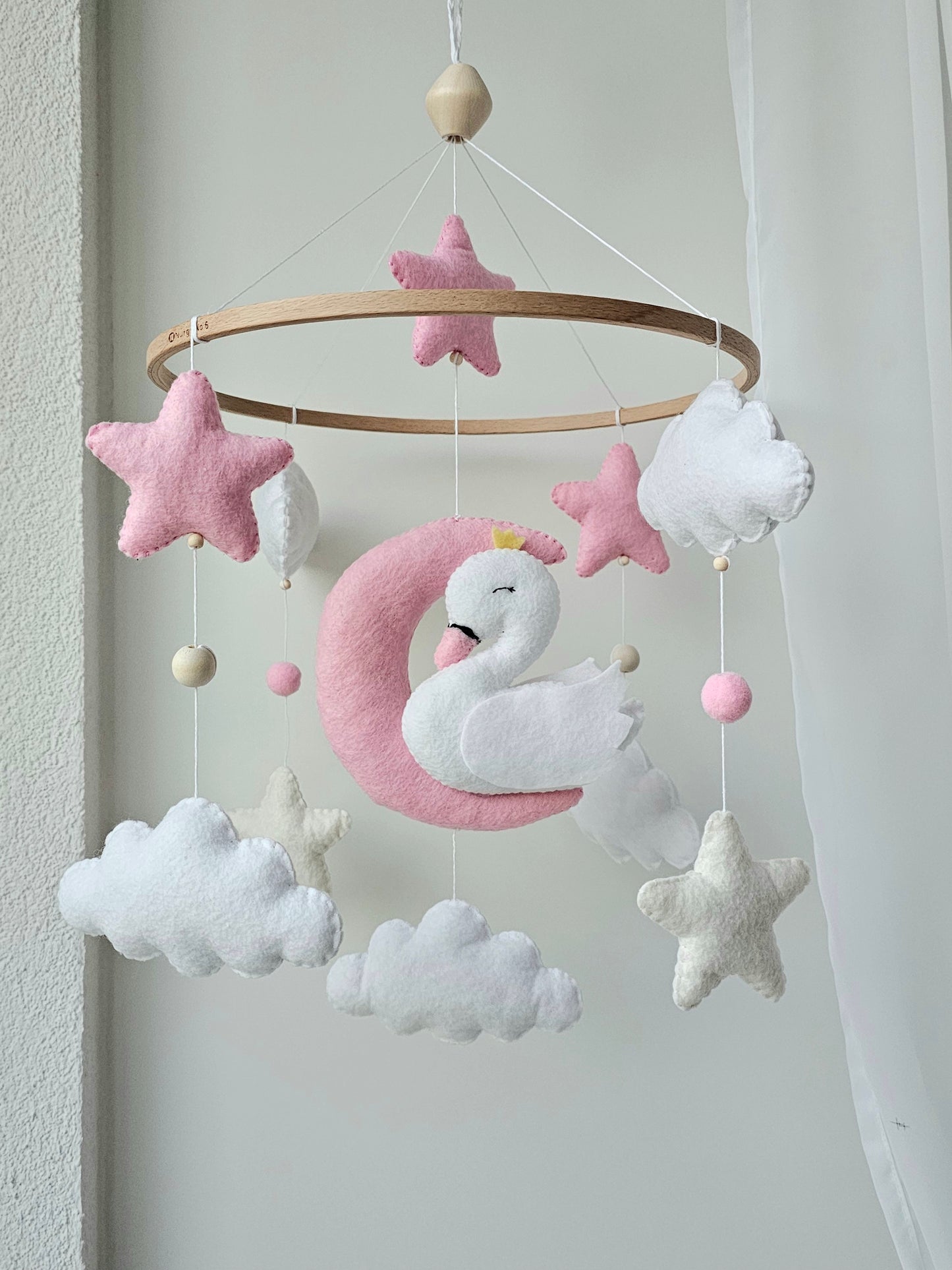 Baby Mobile träumender Schwan rosa/weiss