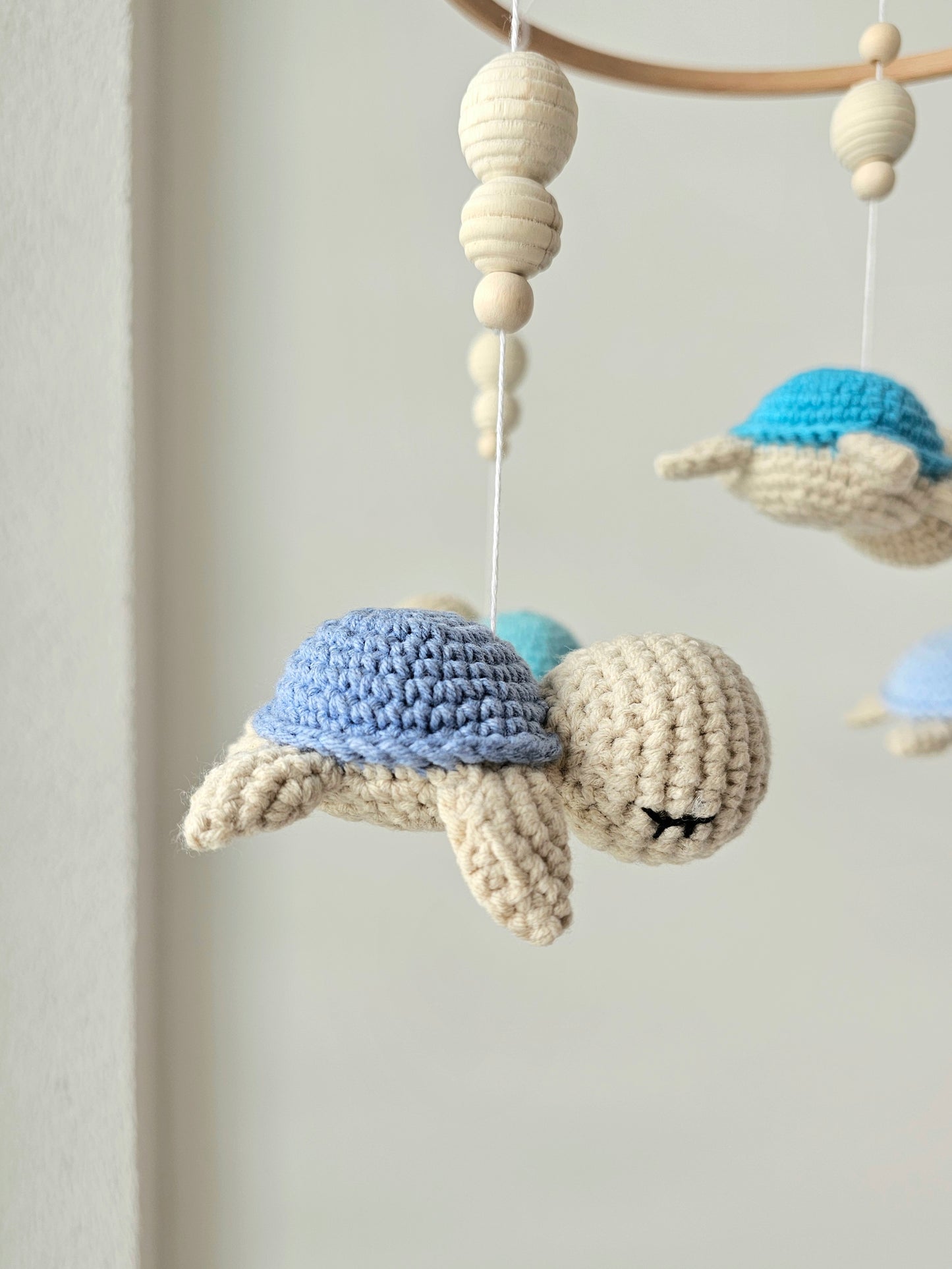 Baby Mobile Häkelliebe Schildi blau