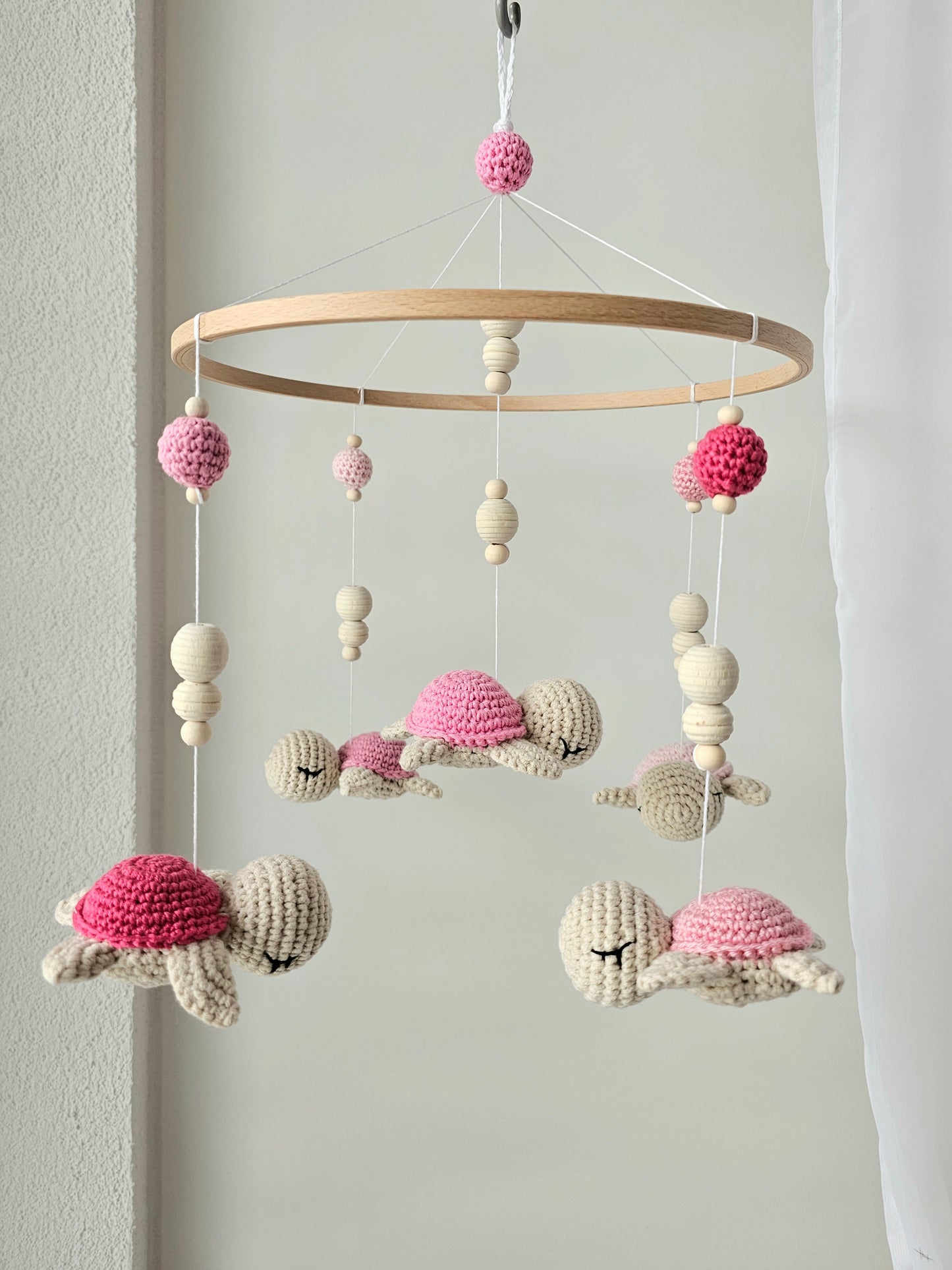 Baby Mobile Häkelliebe Schildi rosa