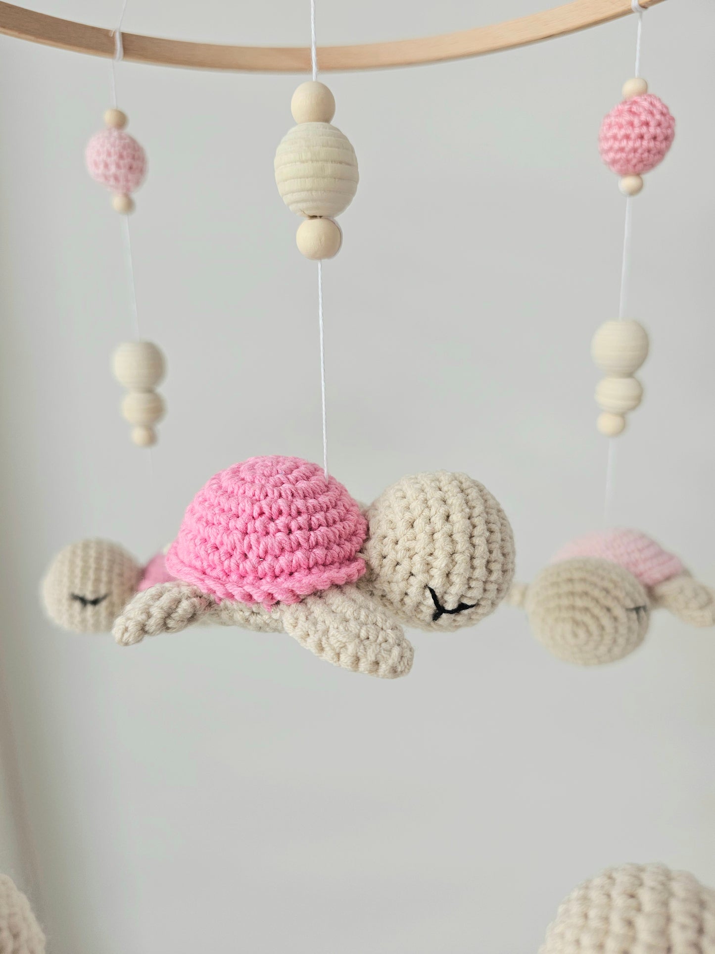 Baby Mobile Häkelliebe Schildi rosa