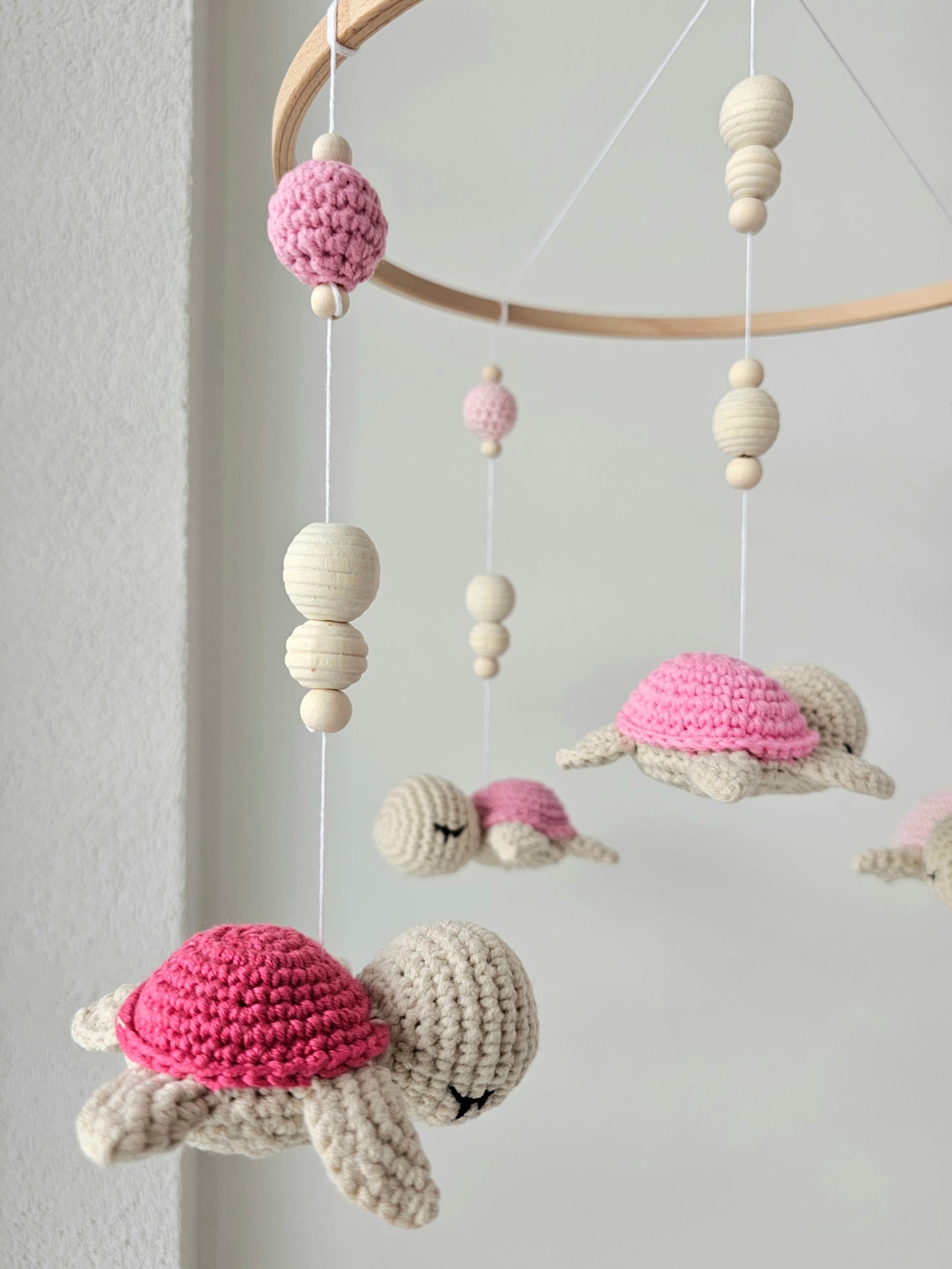 Baby Mobile Häkelliebe Schildi rosa