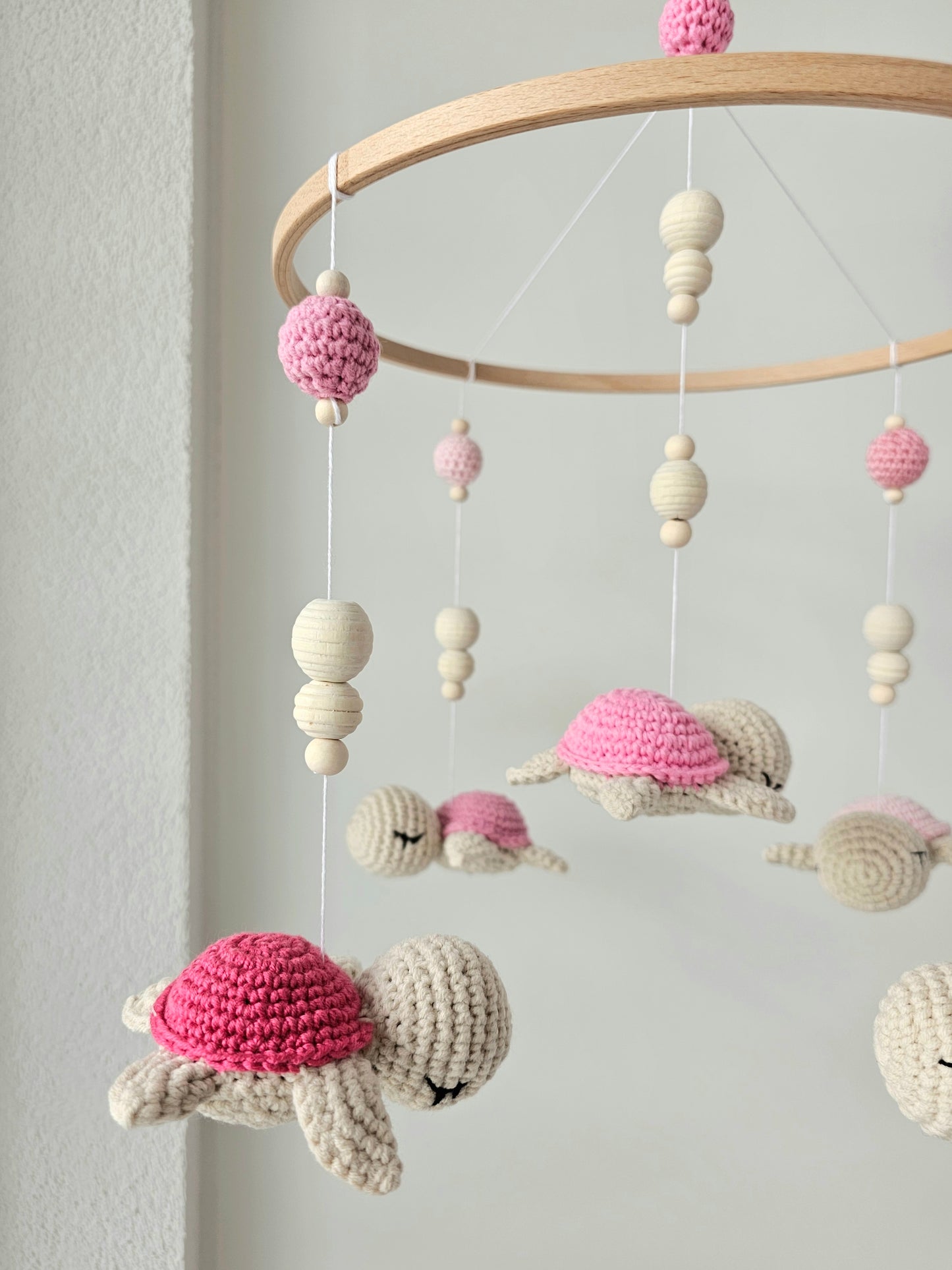 Baby Mobile Häkelliebe Schildi rosa