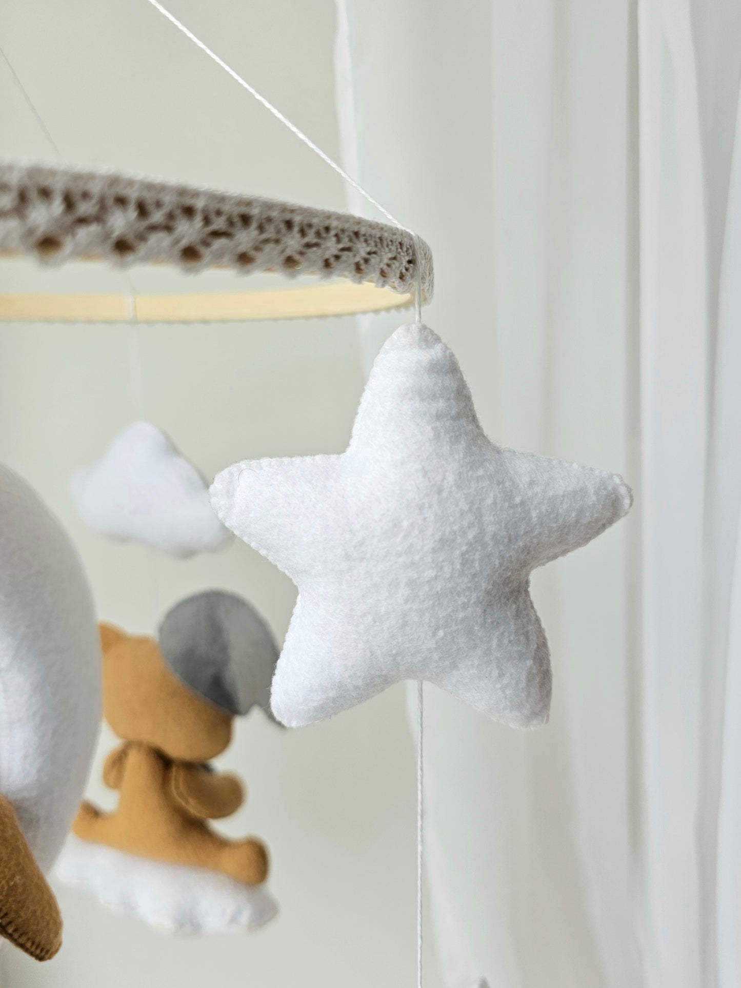 Baby Mobile Bär beige/grau