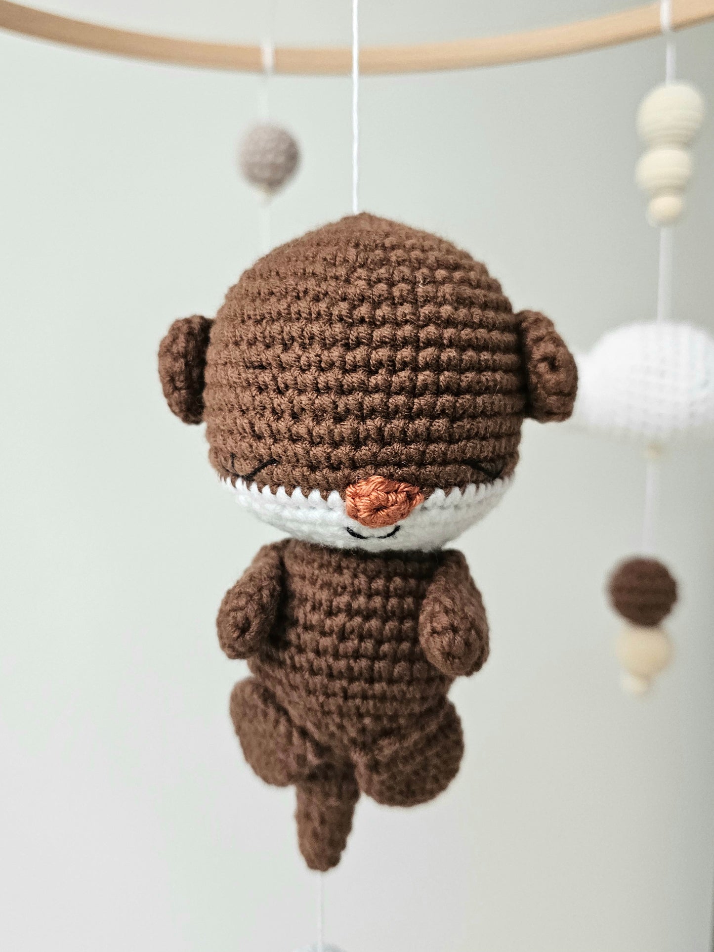 Baby Mobile Häkelliebe Otter dunkelbraun