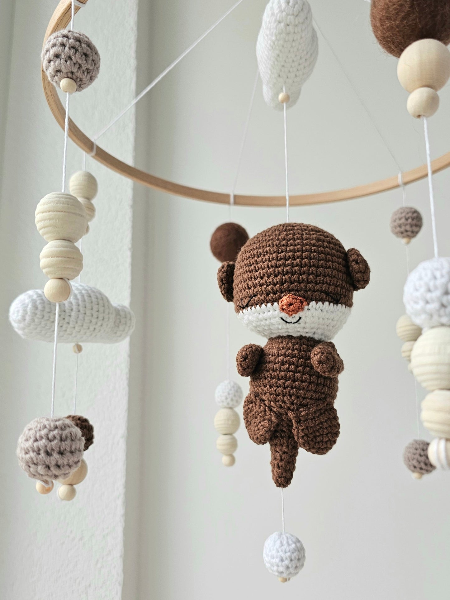 Baby Mobile Häkelliebe Otter dunkelbraun