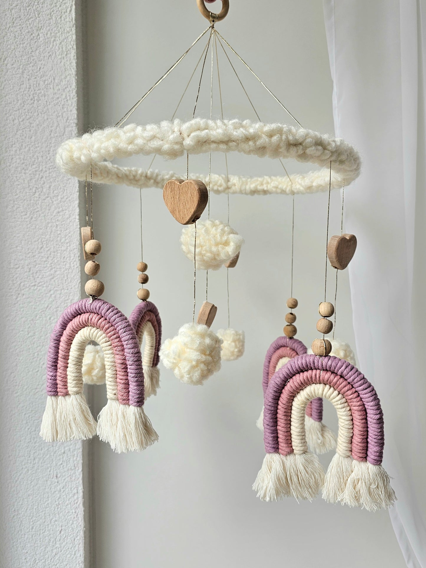 Baby Mobile Puffel Makramee lila
