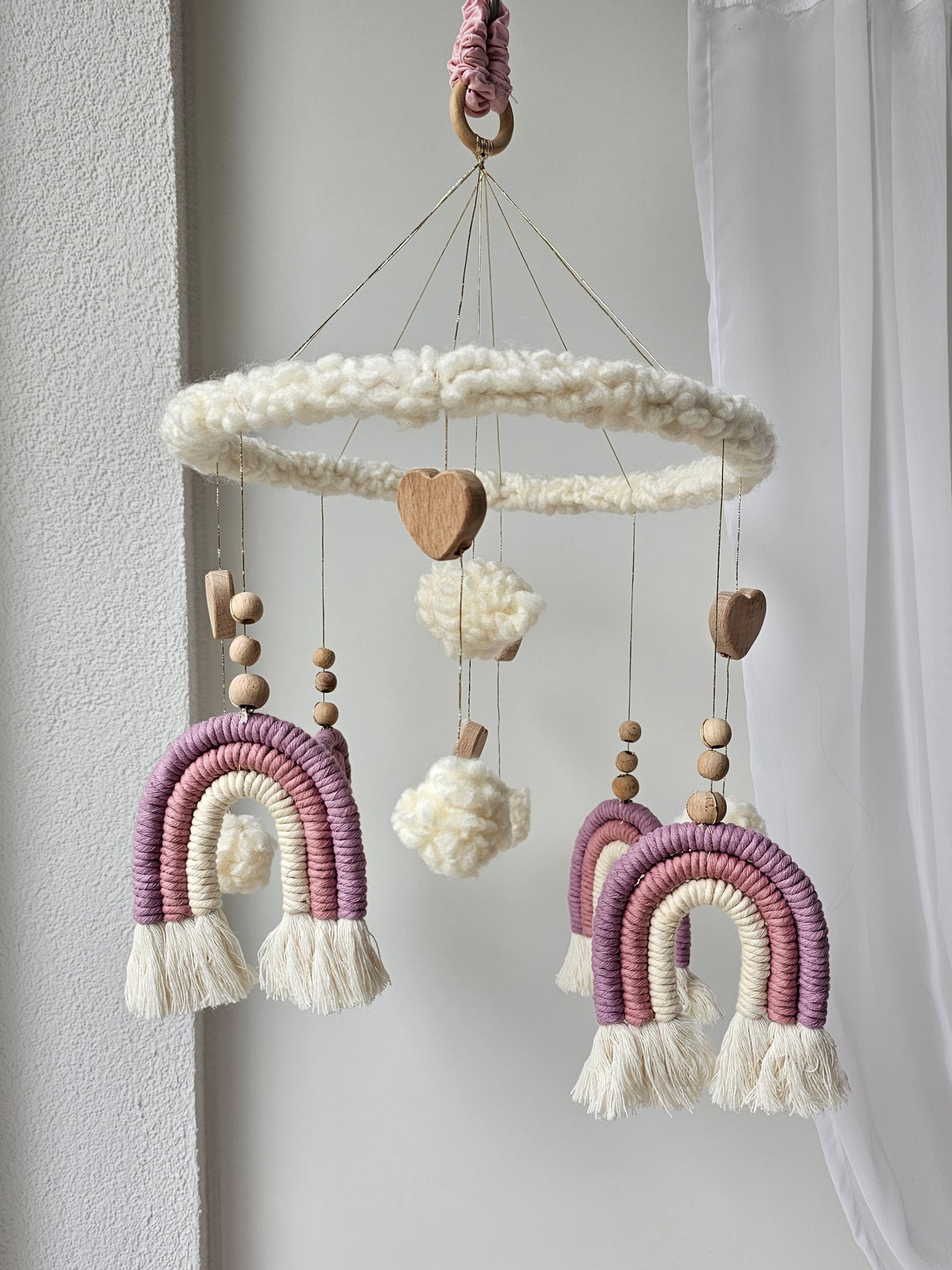 Baby Mobile Puffel Makramee lila