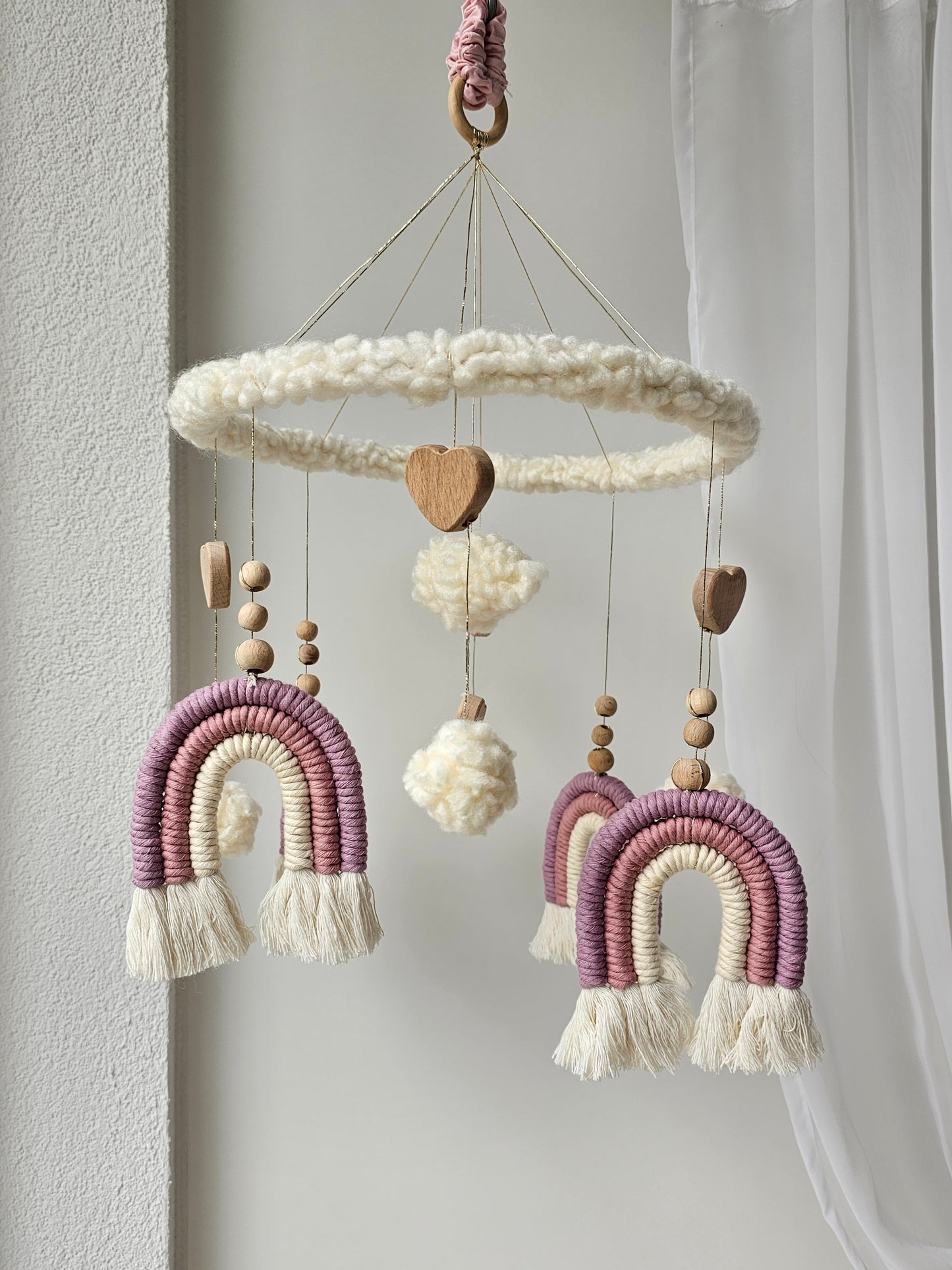 Baby Mobile Puffel Makramee lila