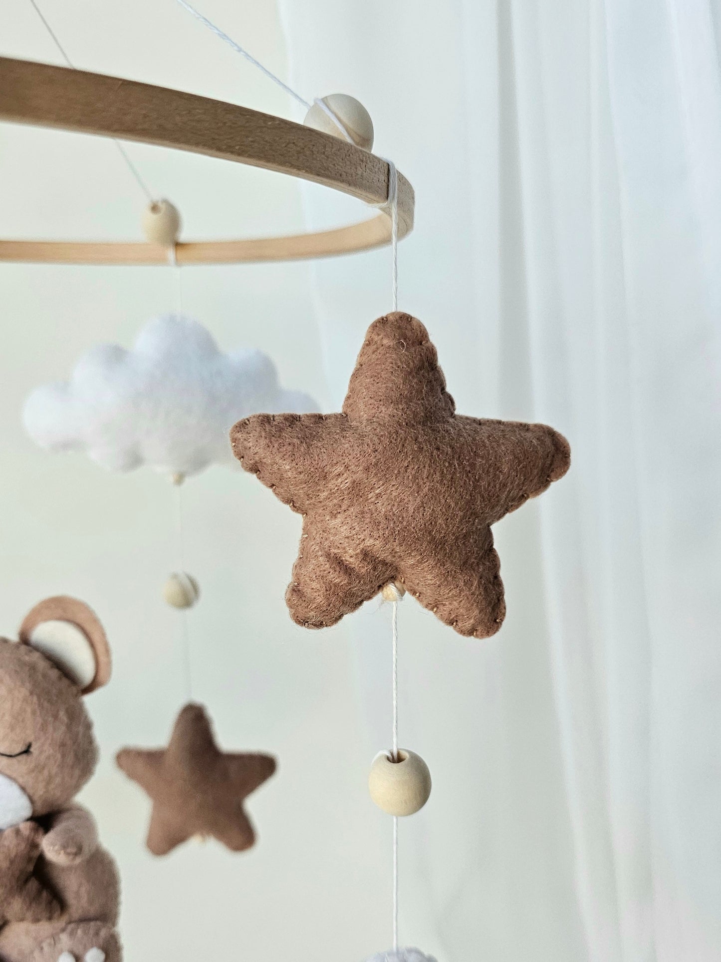 Baby Mobile Bärchen mit Mütze beige