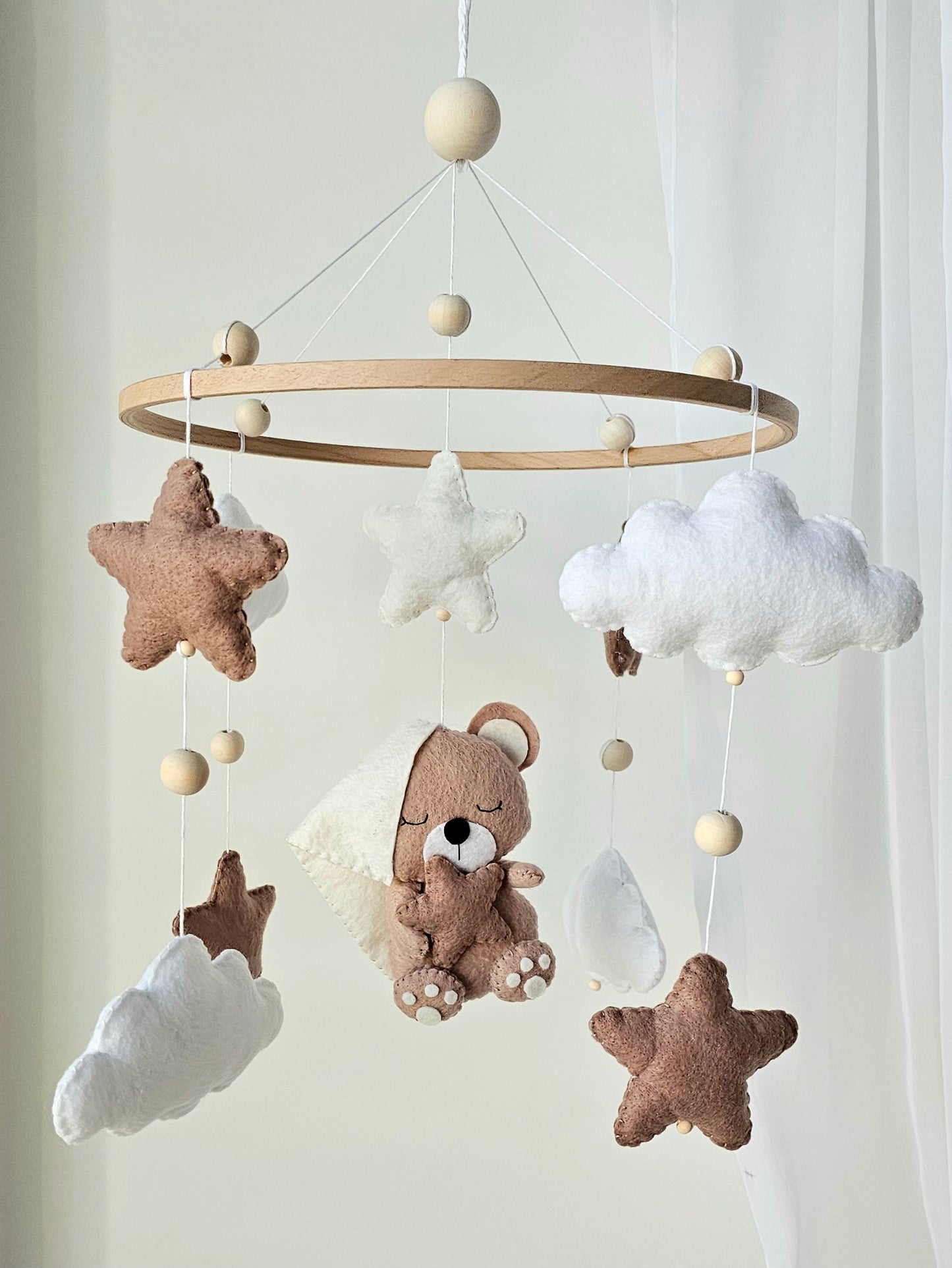 Baby Mobile Bärchen mit Mütze beige