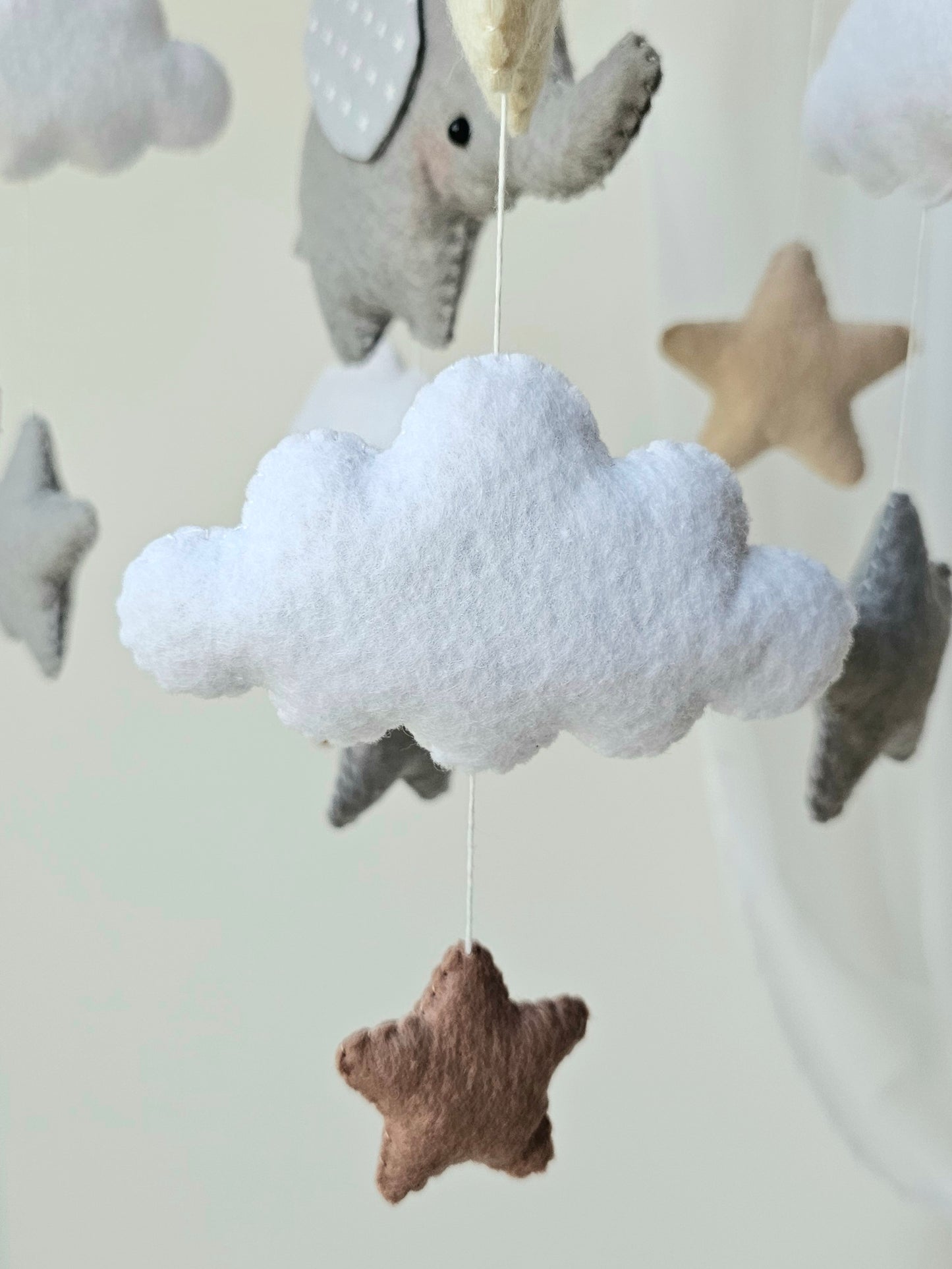 Mobile bébé éléphant rose