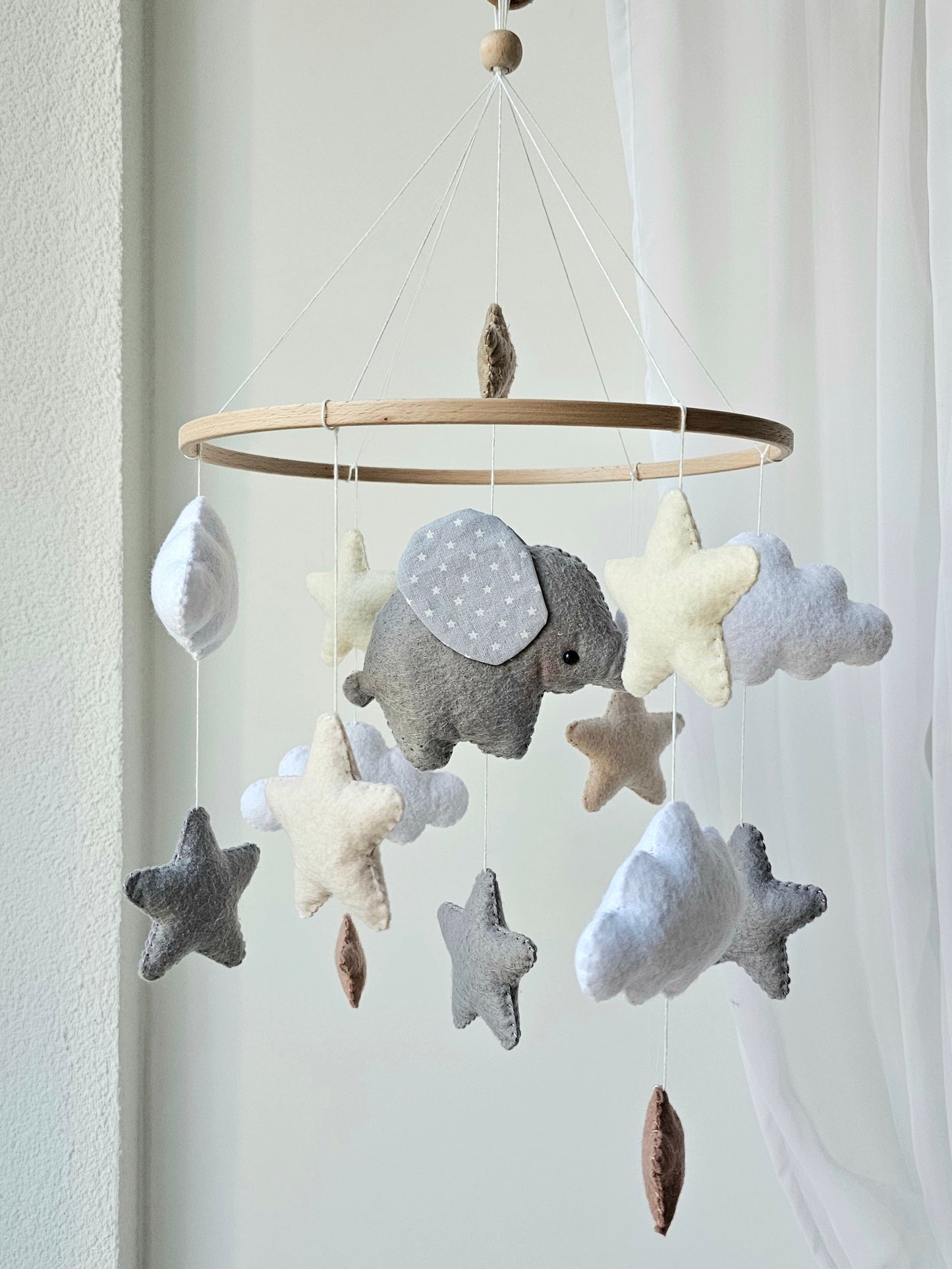 Mobile bébé éléphant rose