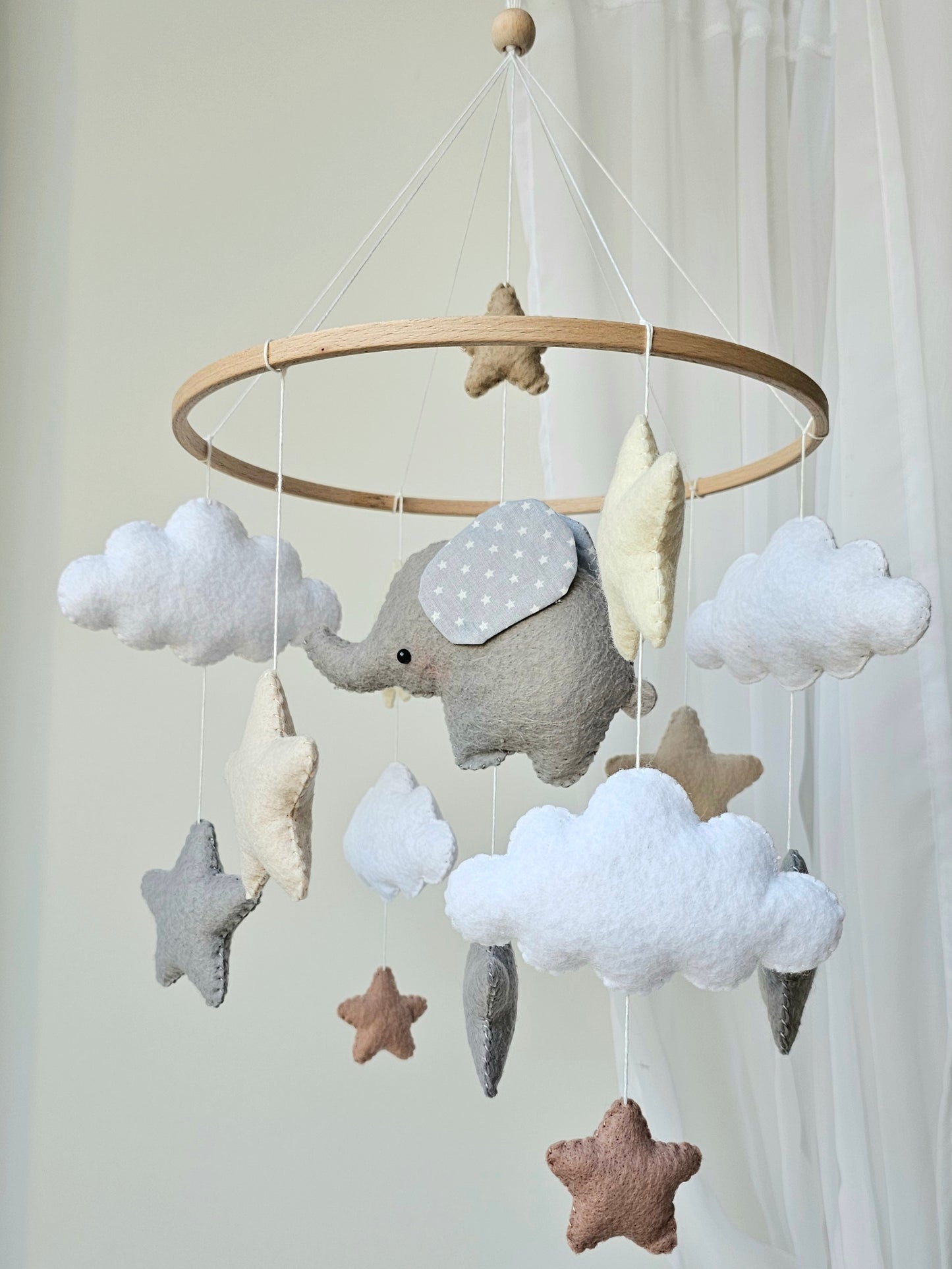 Mobile bébé éléphant rose