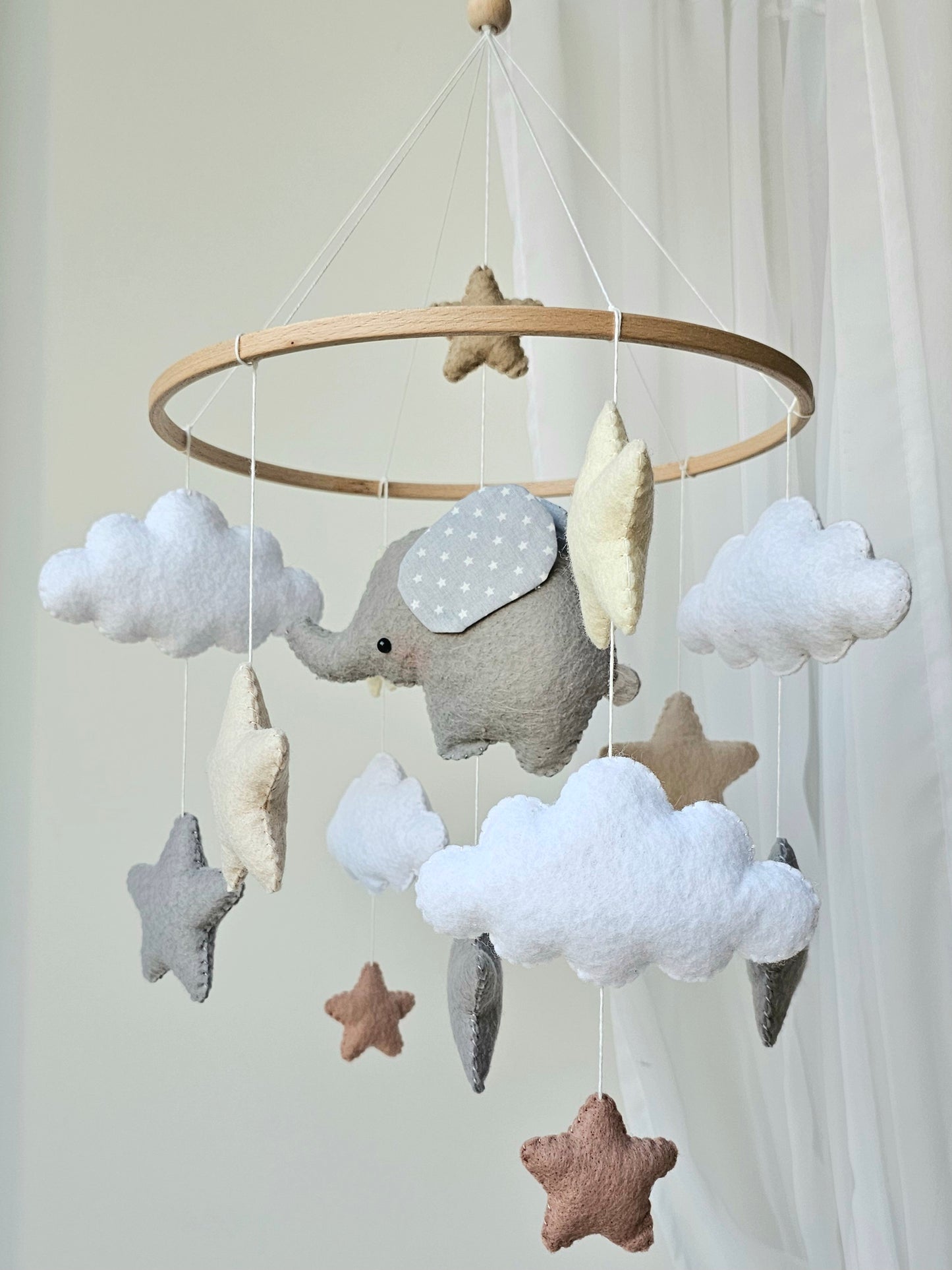 Mobile bébé éléphant rose